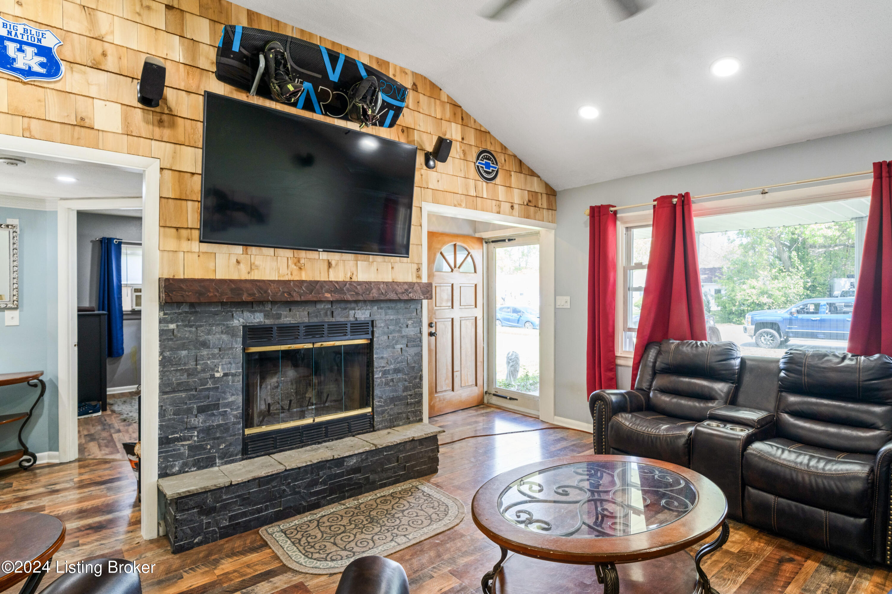 7012 Nathan Hale Way