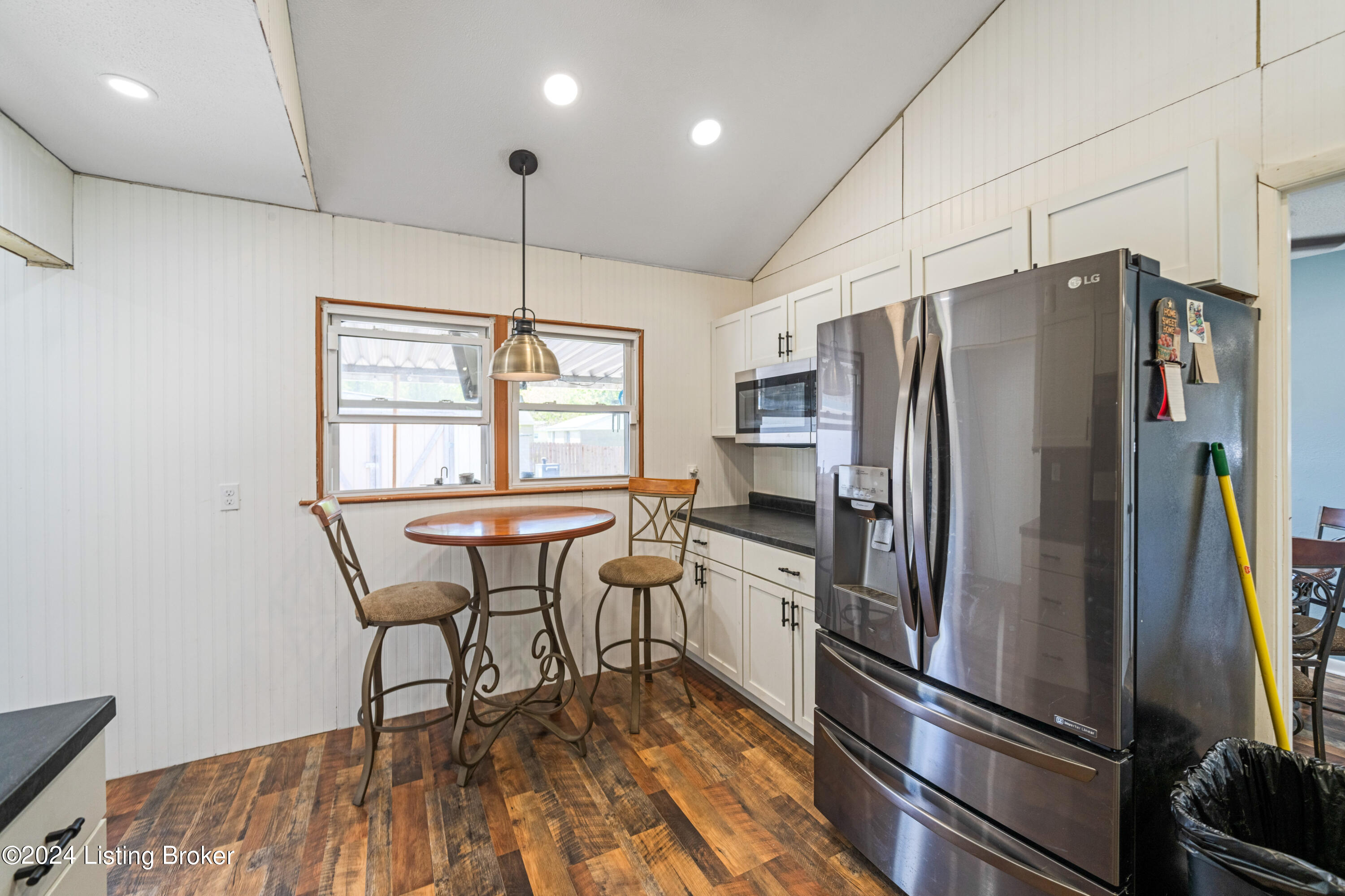 7012 Nathan Hale Way