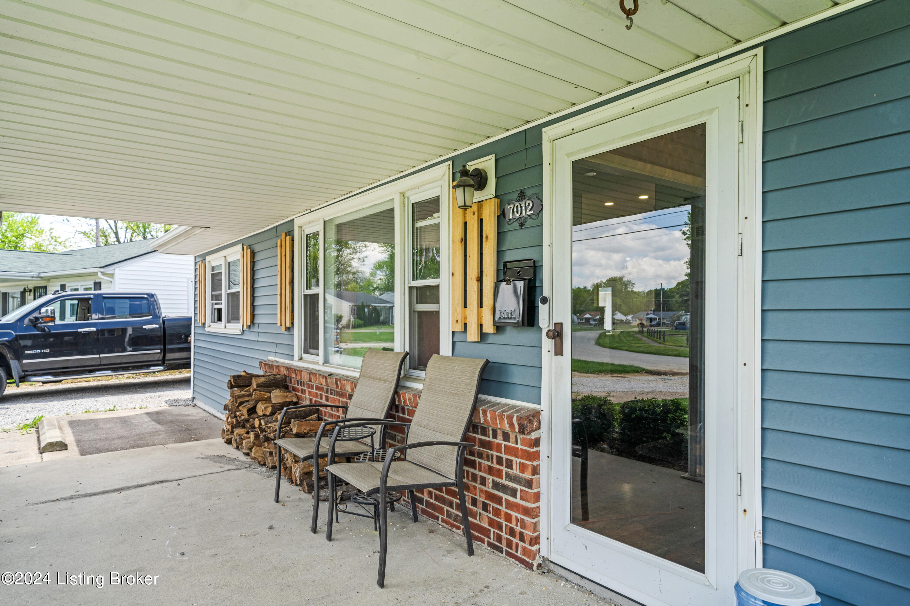 7012 Nathan Hale Way