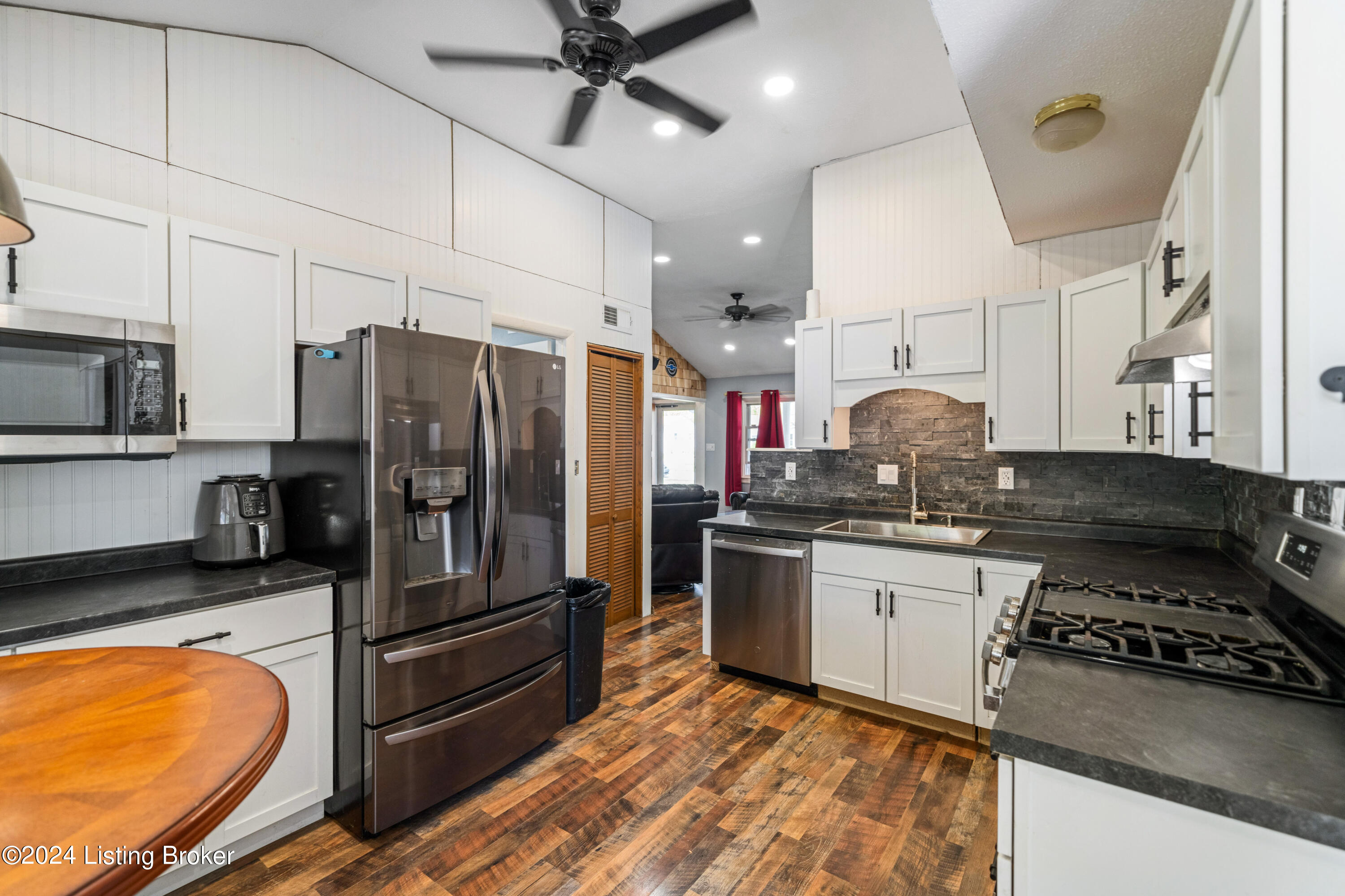 7012 Nathan Hale Way