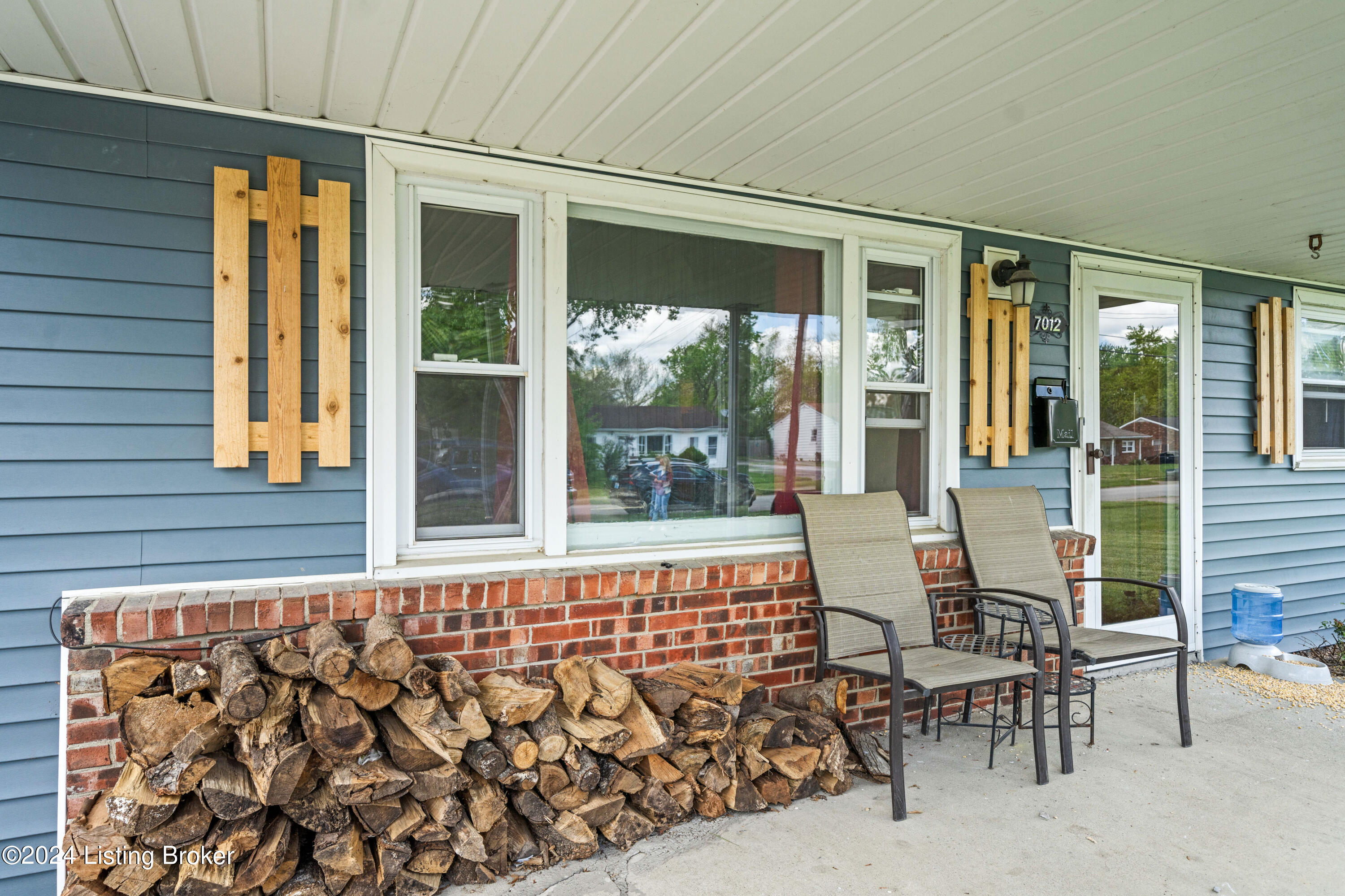 7012 Nathan Hale Way