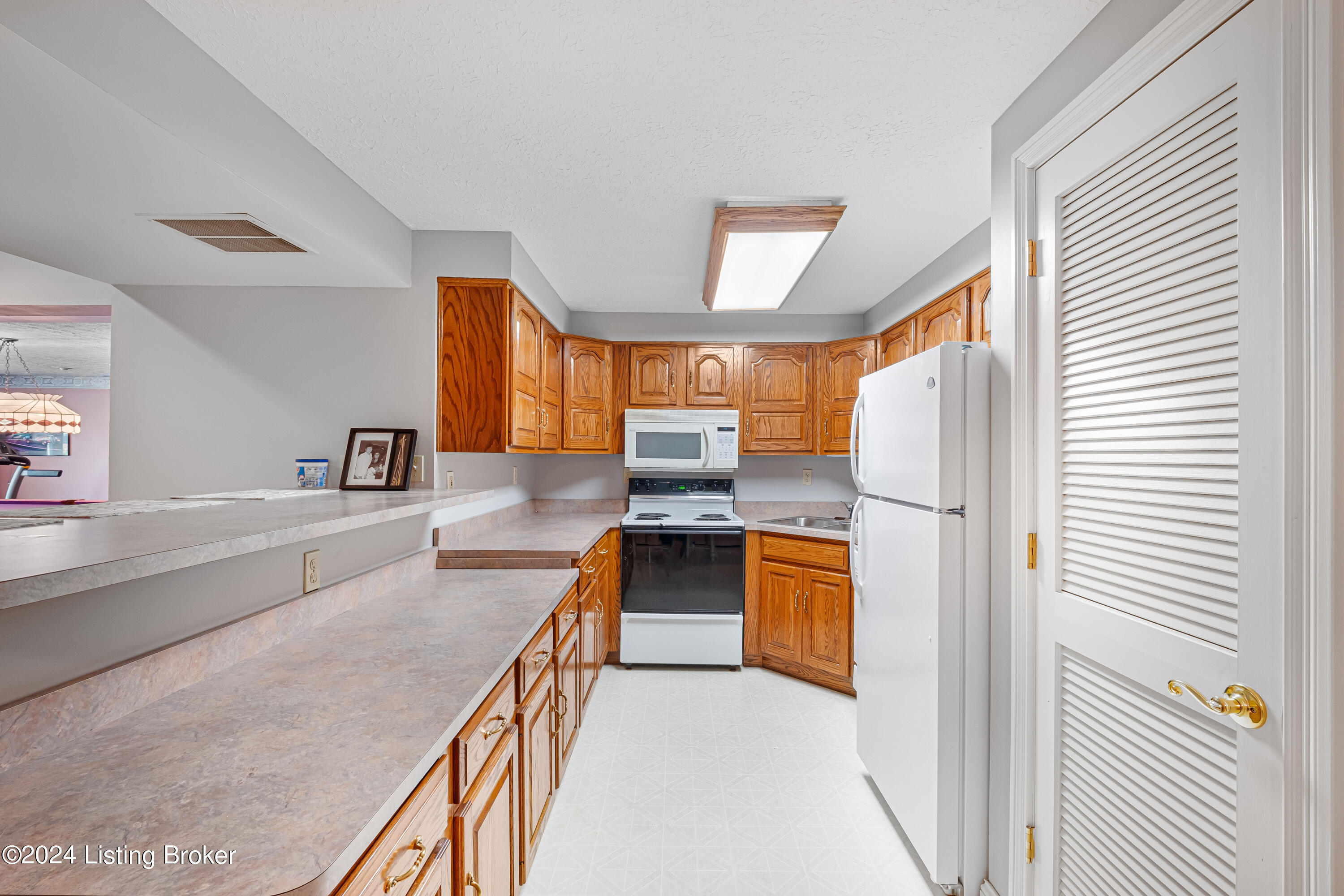 916 Twelve Oaks Dr