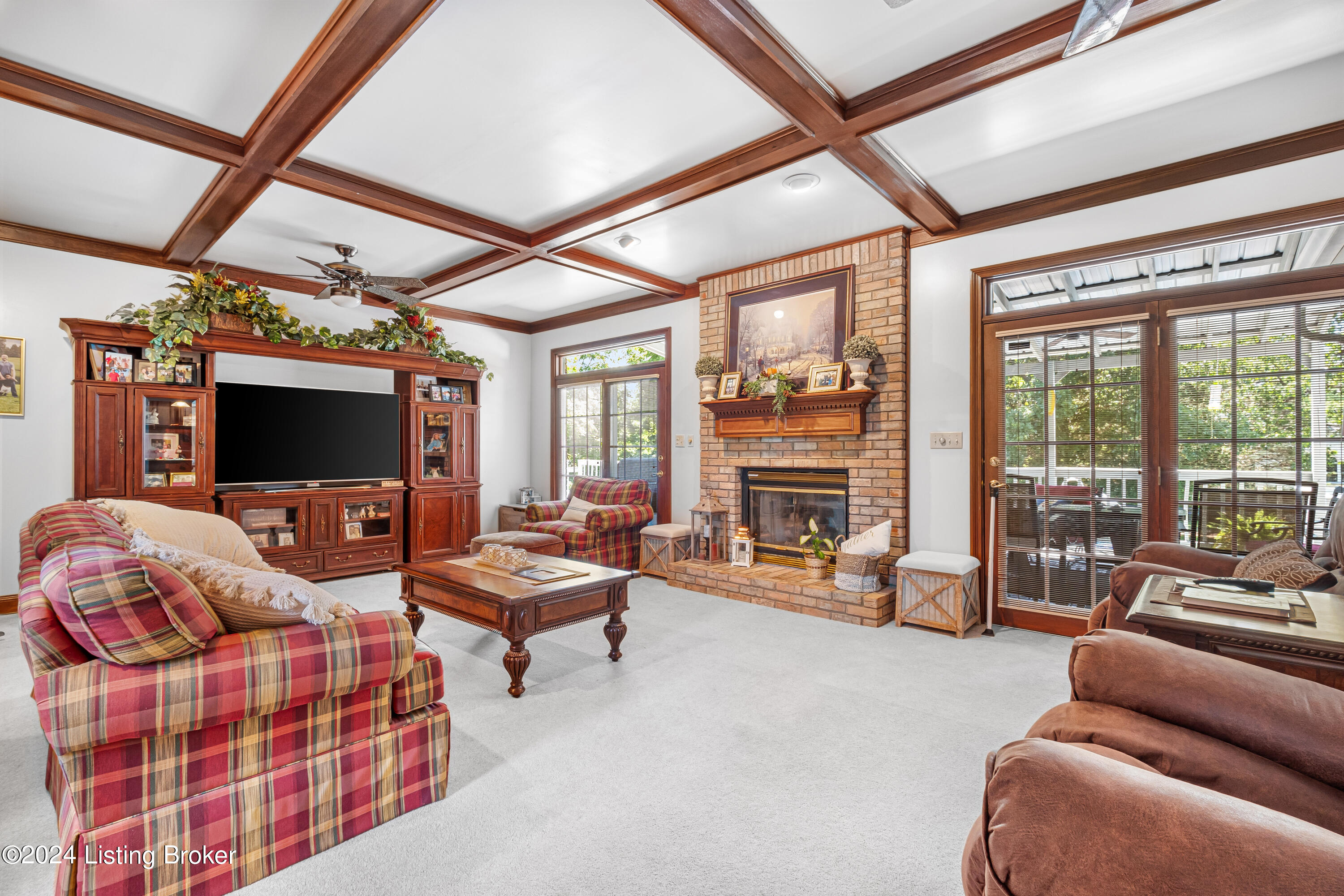 916 Twelve Oaks Dr