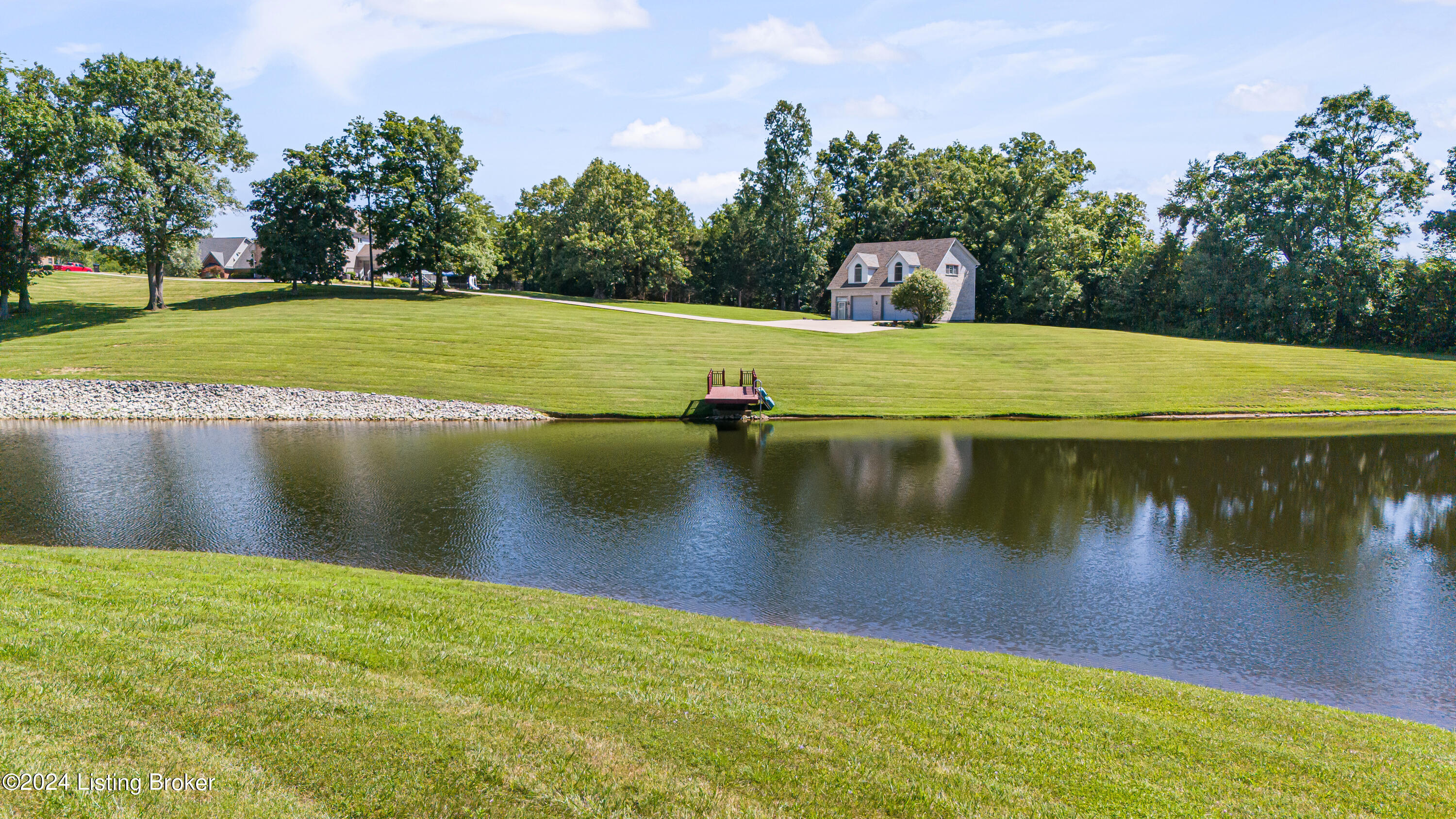 916 Twelve Oaks Dr