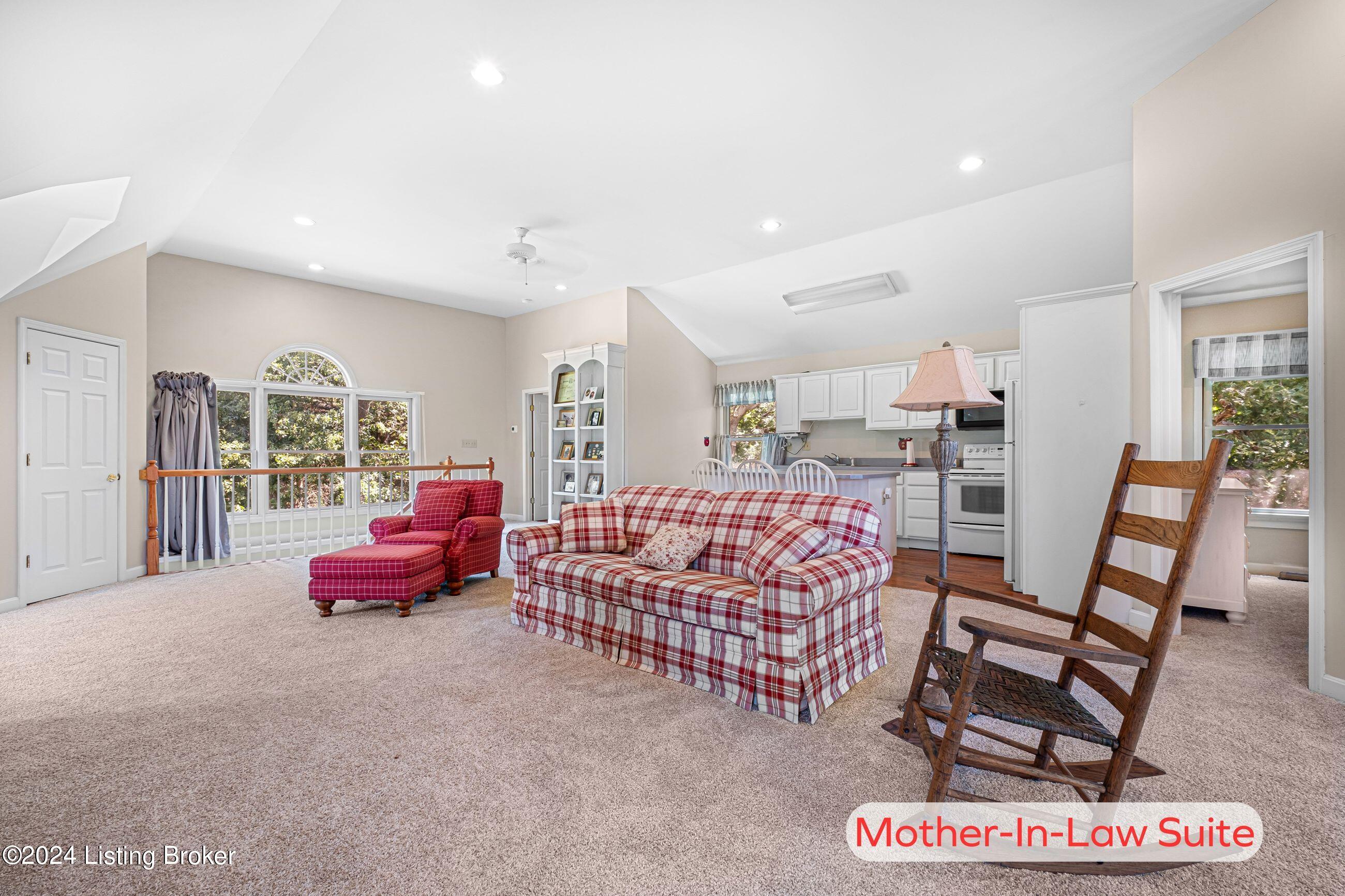 916 Twelve Oaks Dr