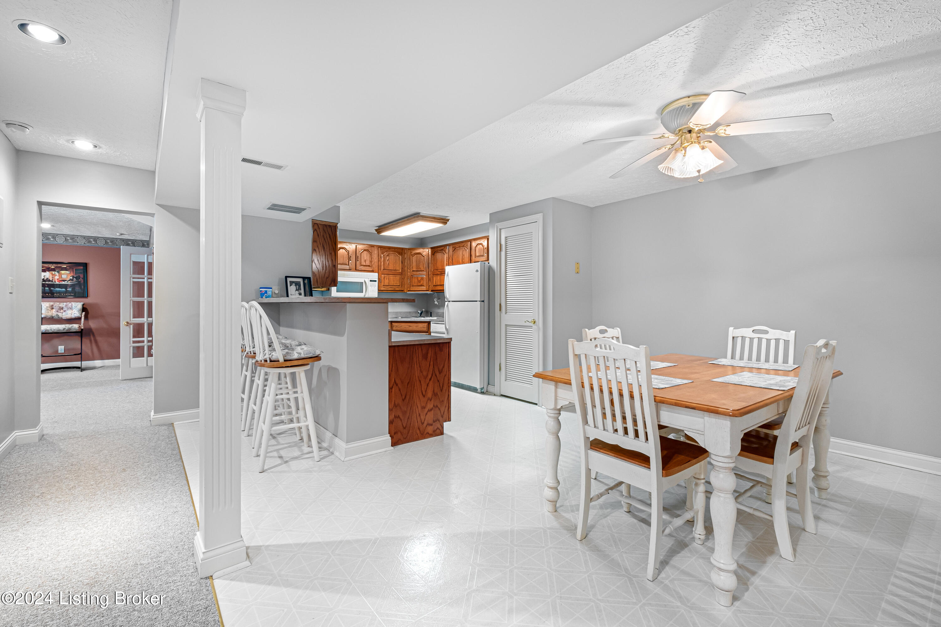 916 Twelve Oaks Dr