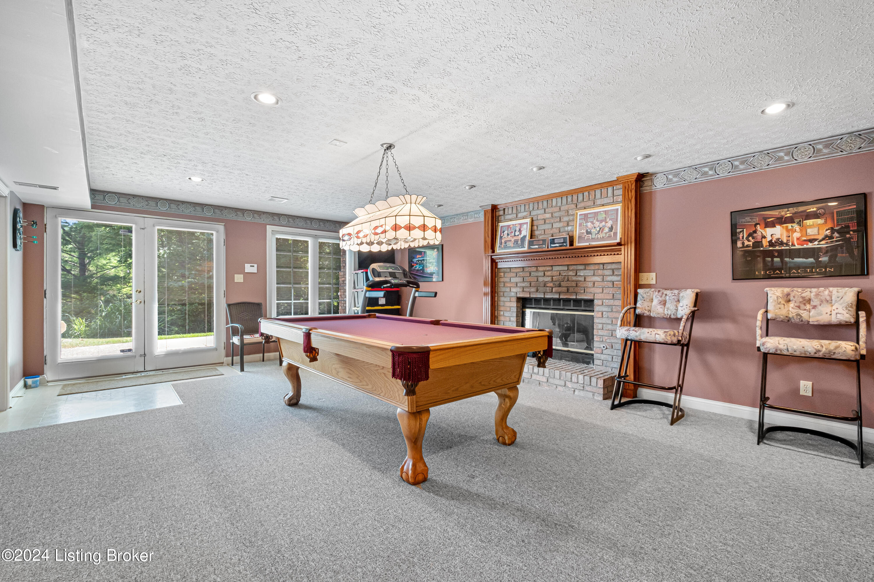 916 Twelve Oaks Dr