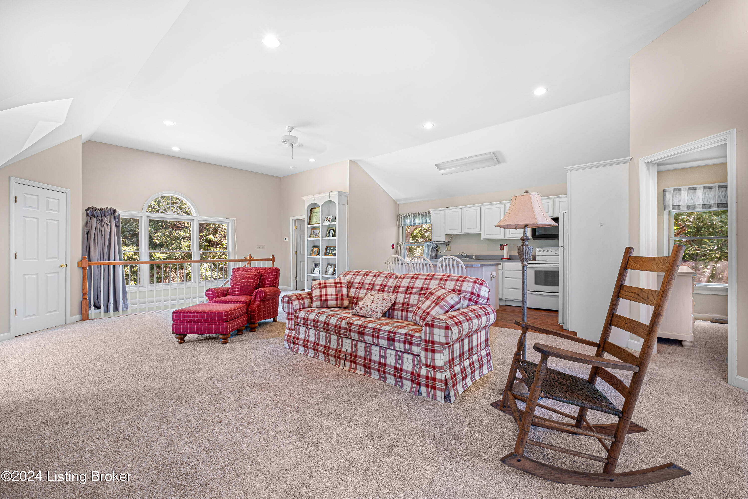 916 Twelve Oaks Dr
