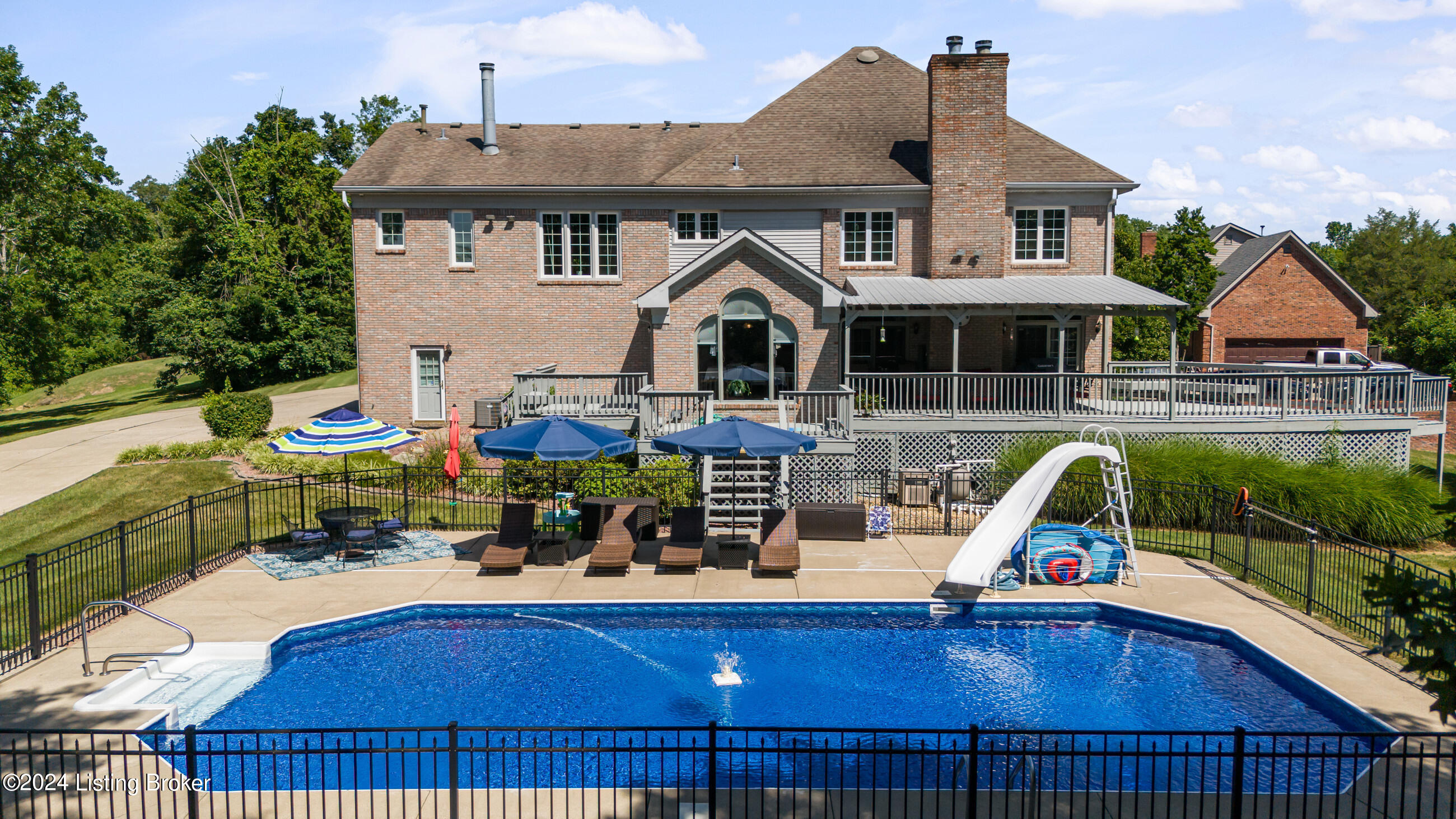 916 Twelve Oaks Dr