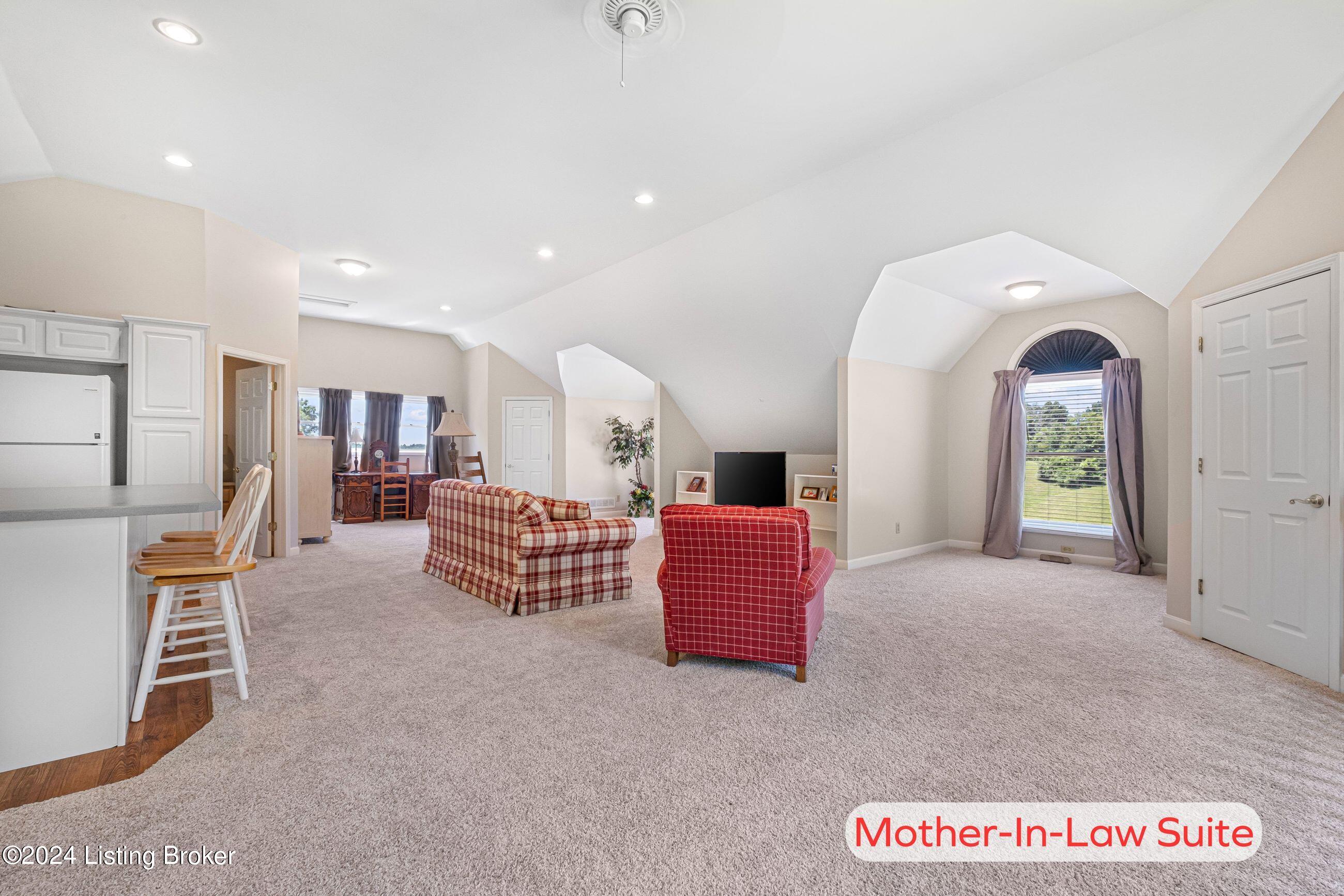 916 Twelve Oaks Dr