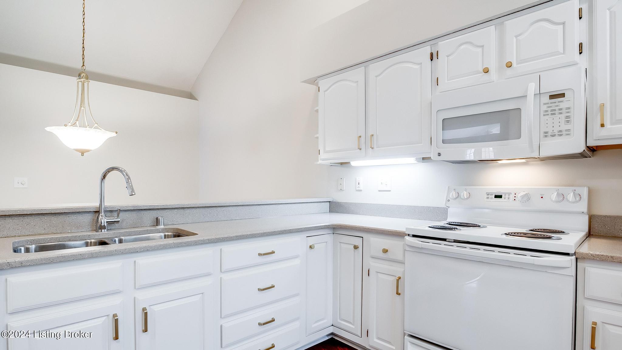 8134 St Andrews Village Dr