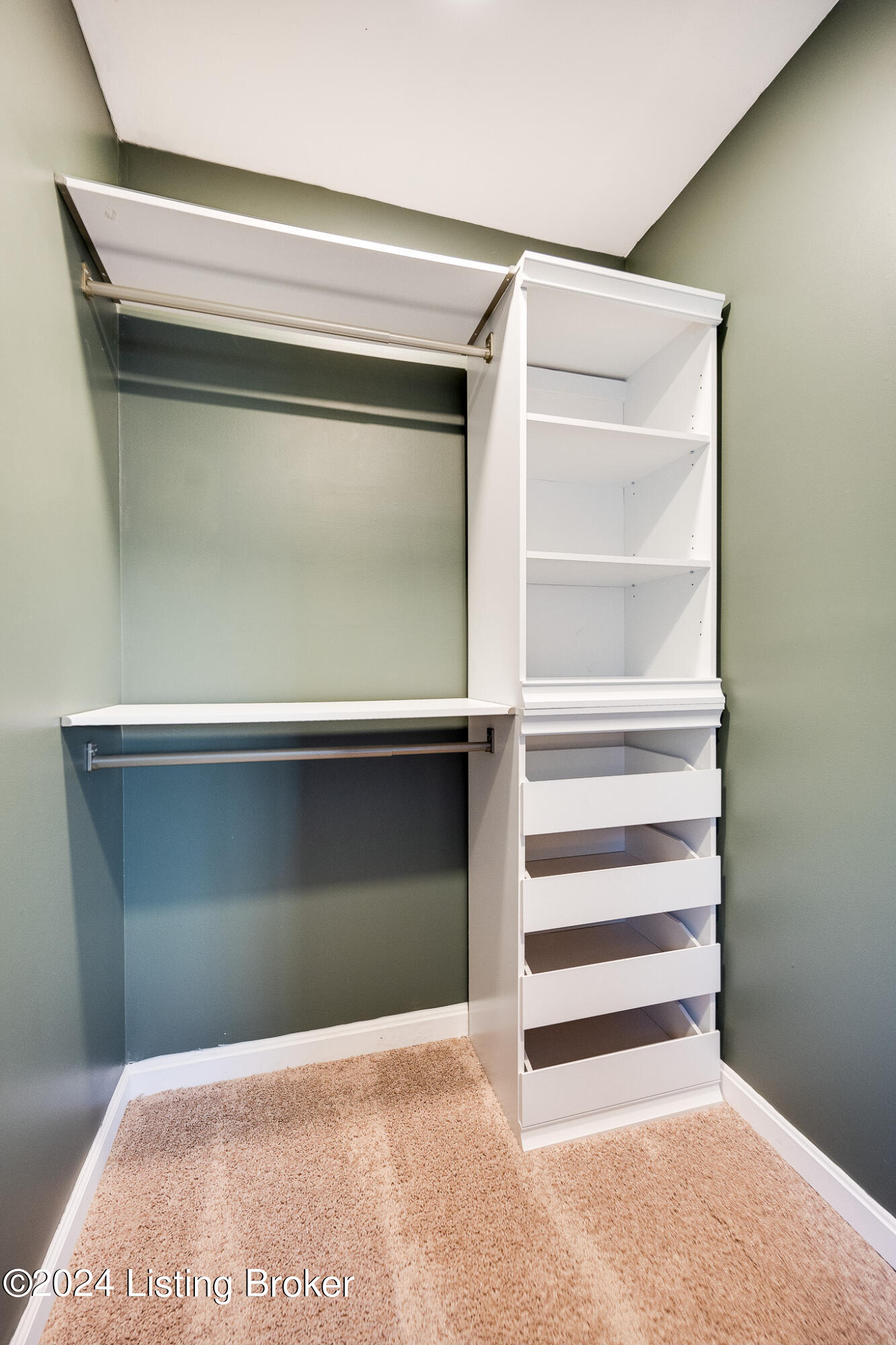 7924 Barbour Manor Dr