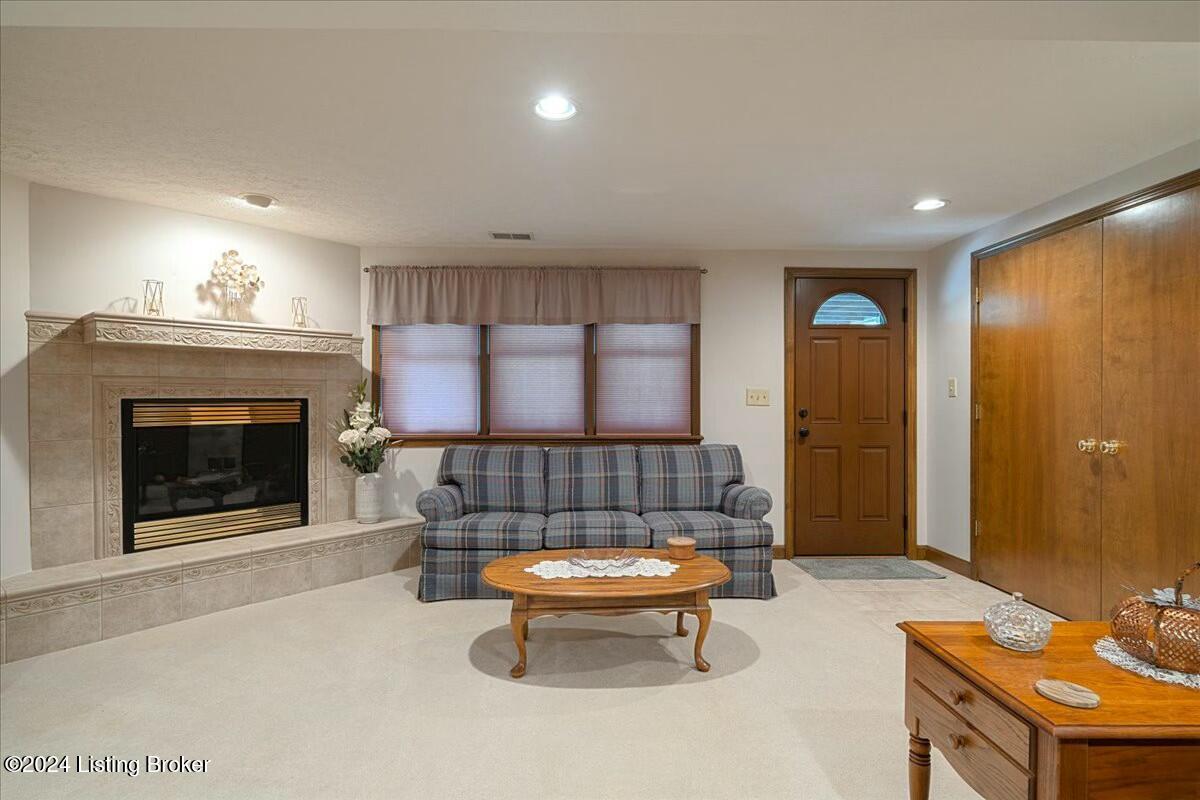 104 Towne Creek Ct
