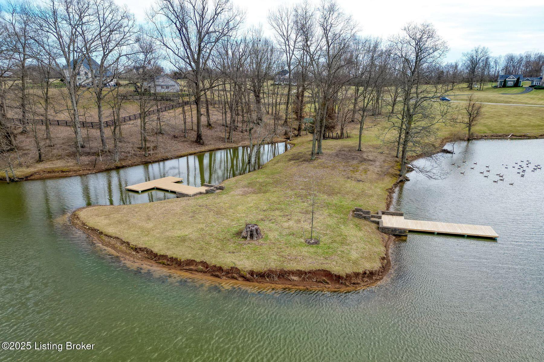 1016 Majestic Oaks Way