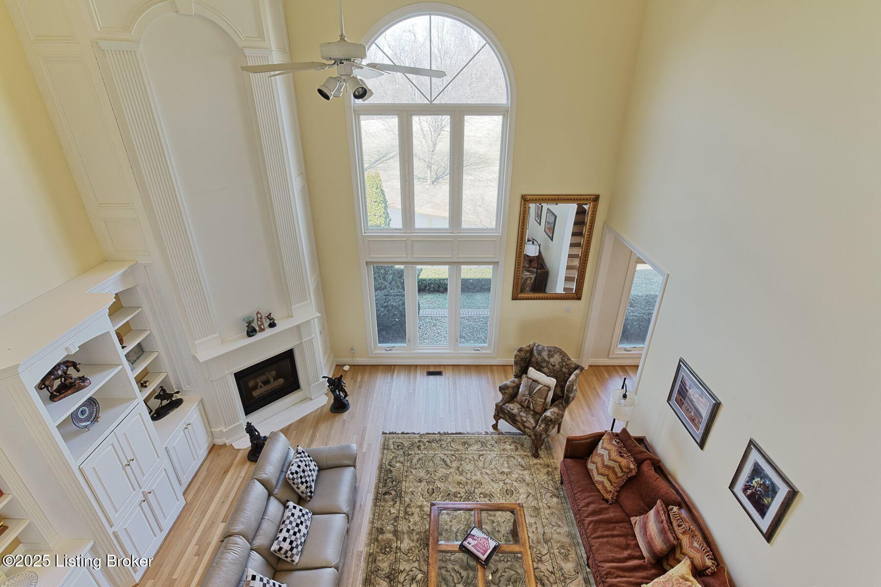 1016 Majestic Oaks Way