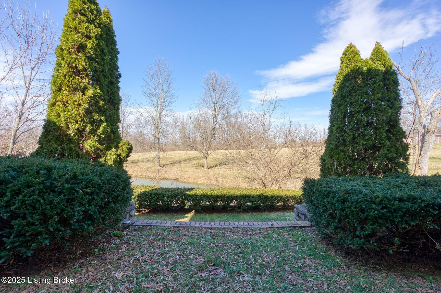 1016 Majestic Oaks Way