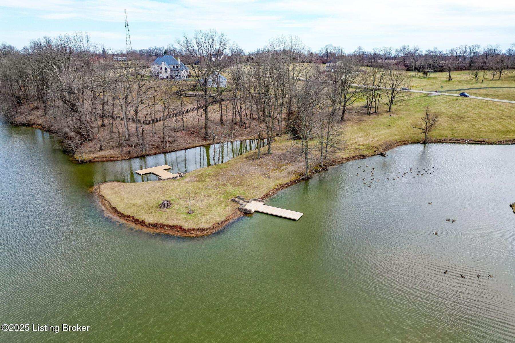 1016 Majestic Oaks Way