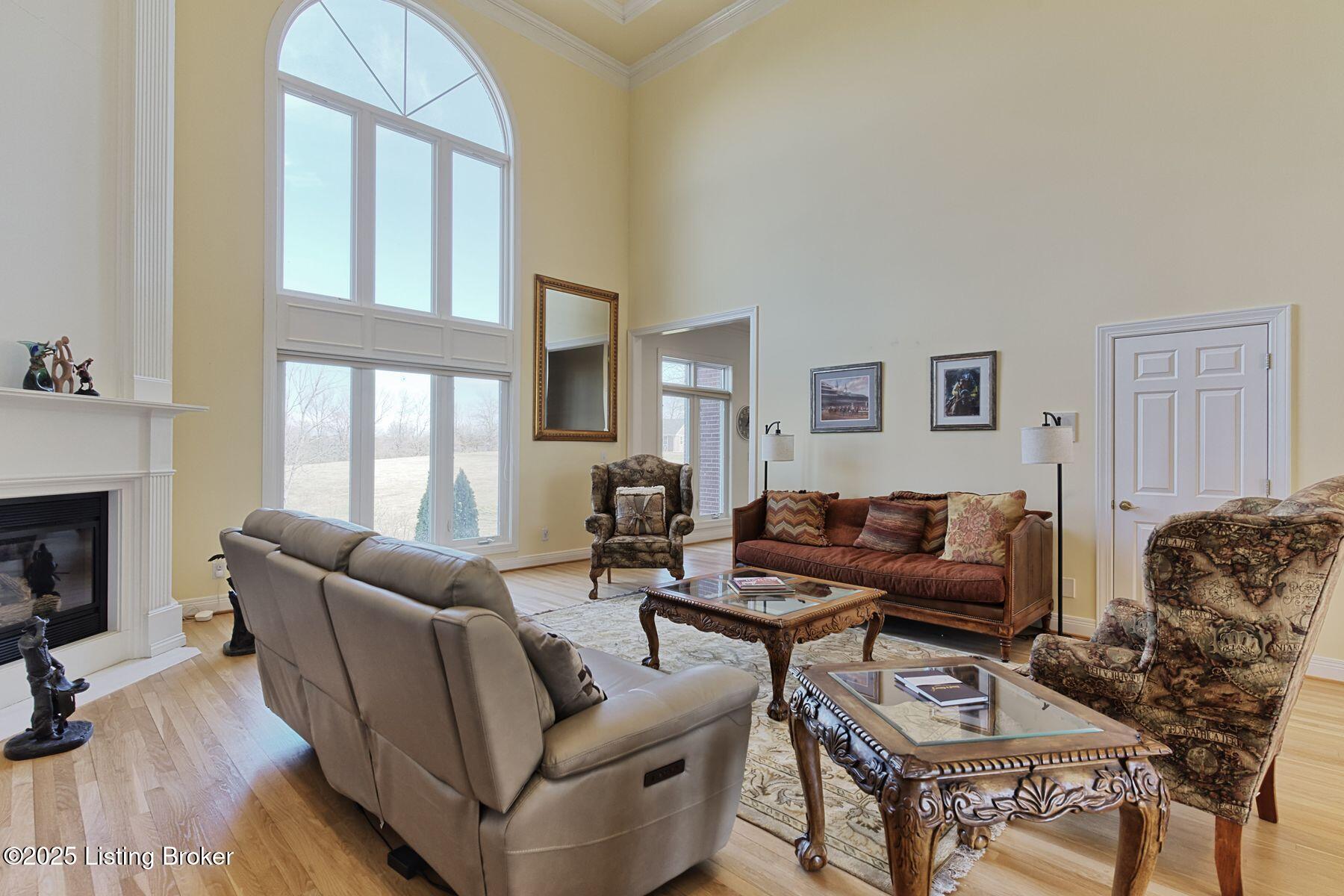 1016 Majestic Oaks Way