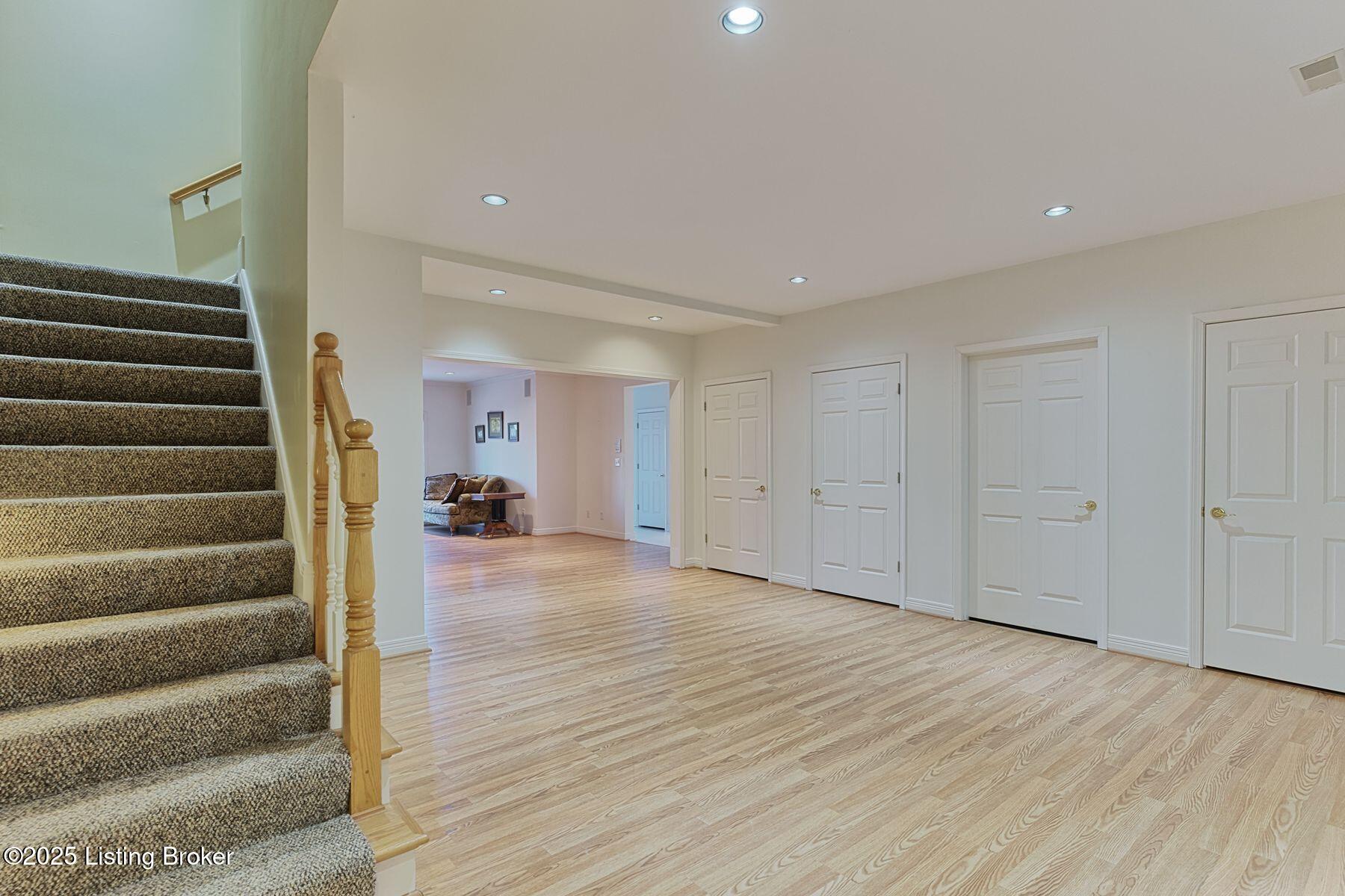 1016 Majestic Oaks Way