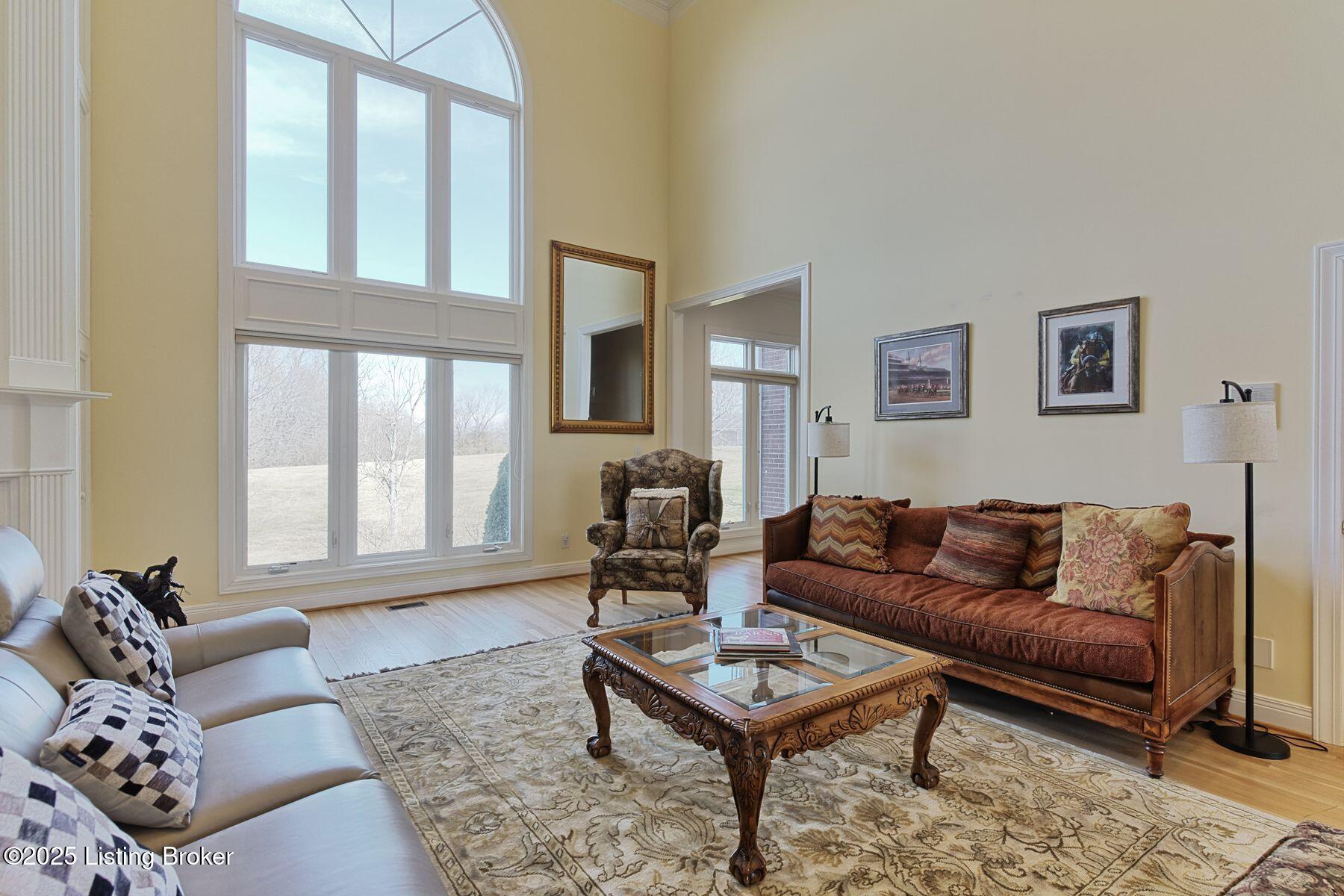1016 Majestic Oaks Way