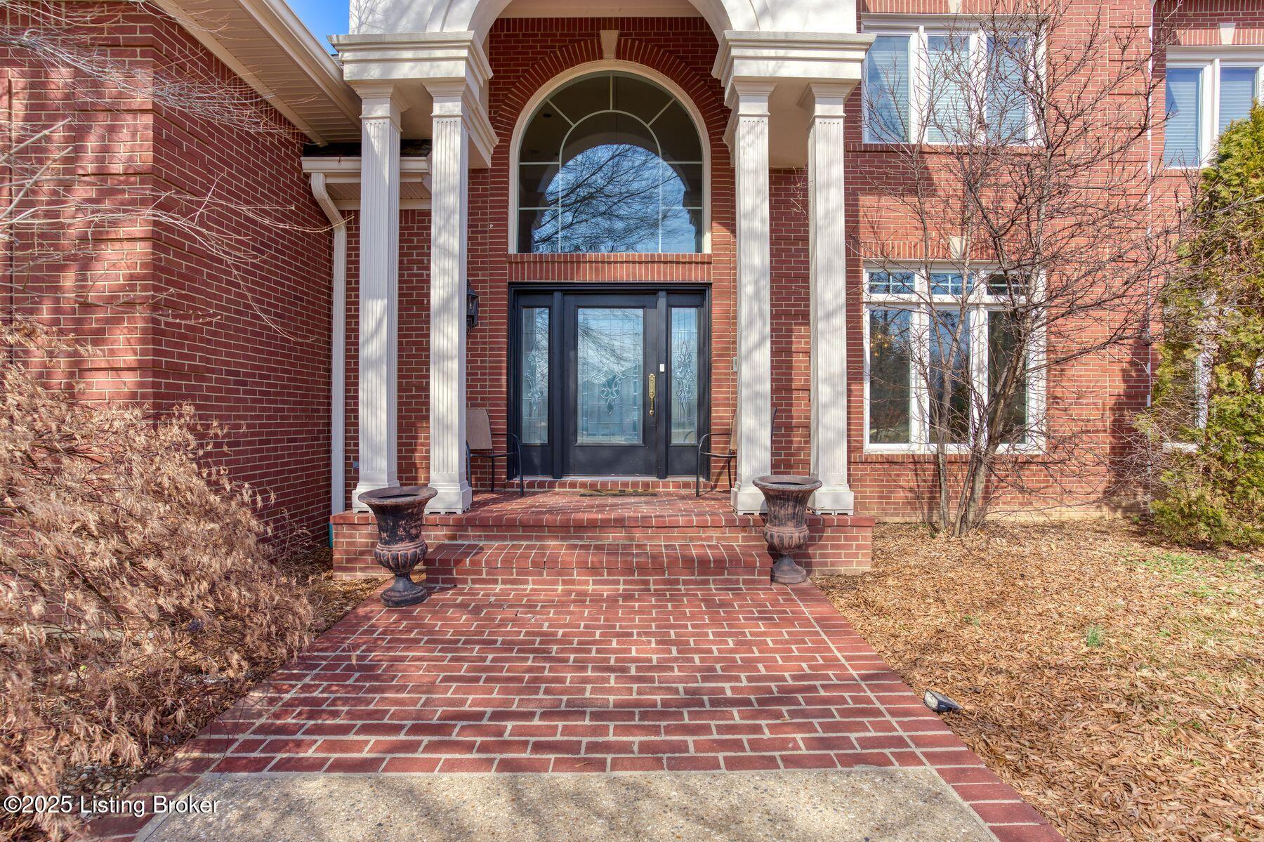 1016 Majestic Oaks Way