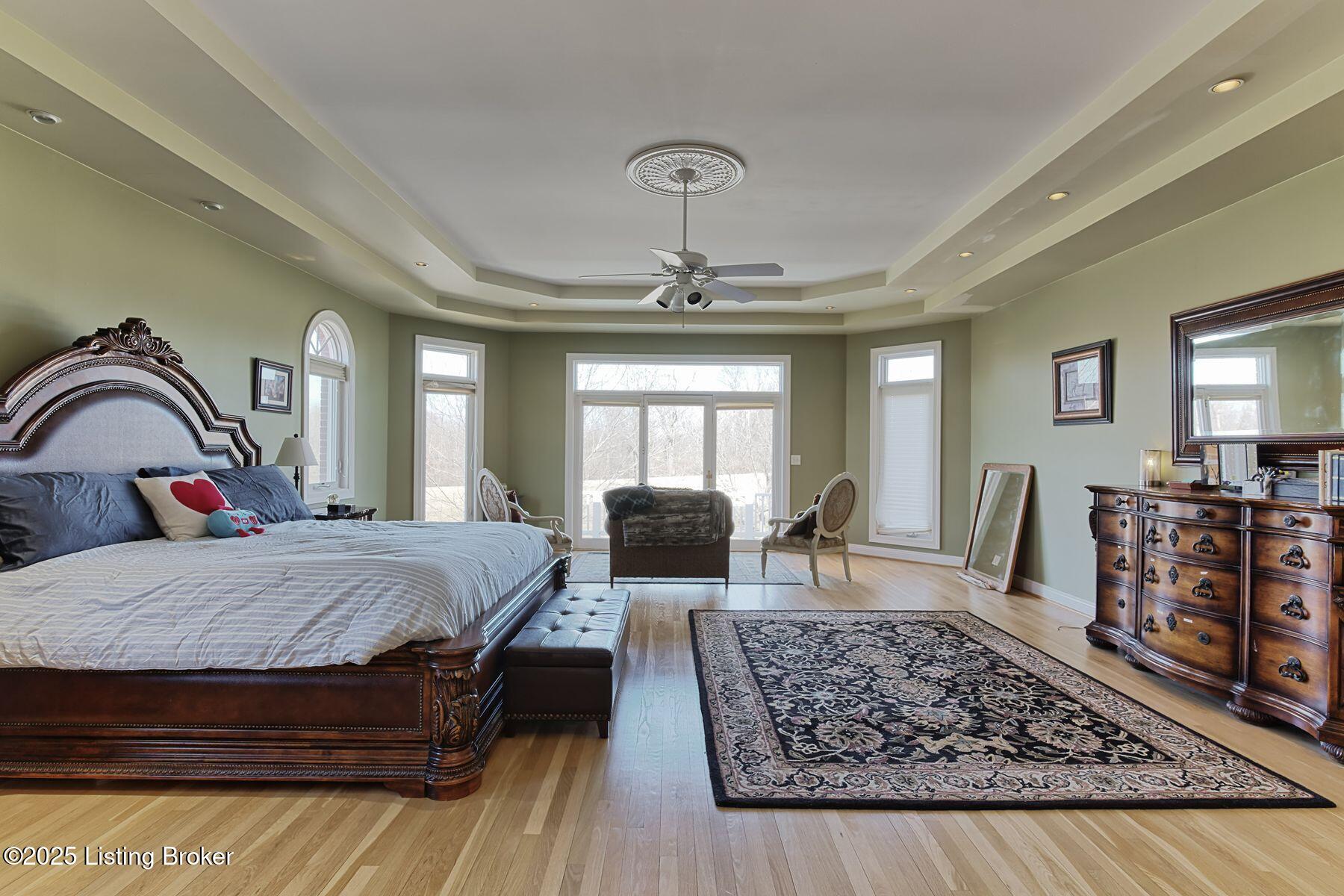 1016 Majestic Oaks Way
