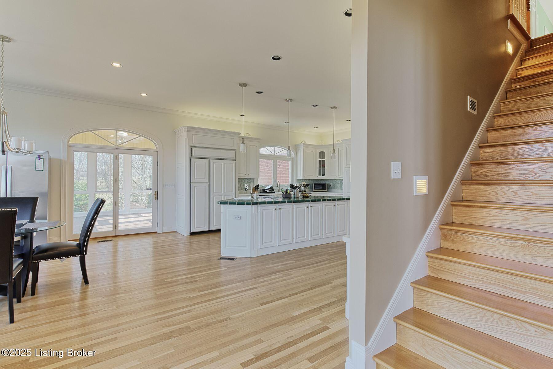 1016 Majestic Oaks Way