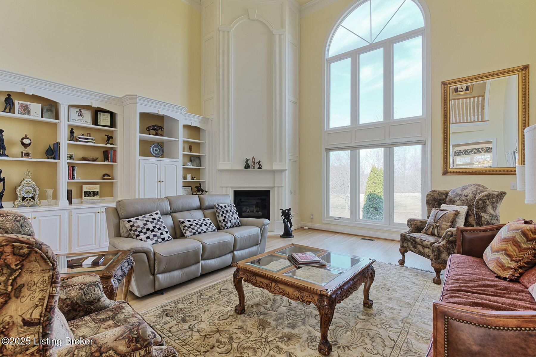 1016 Majestic Oaks Way