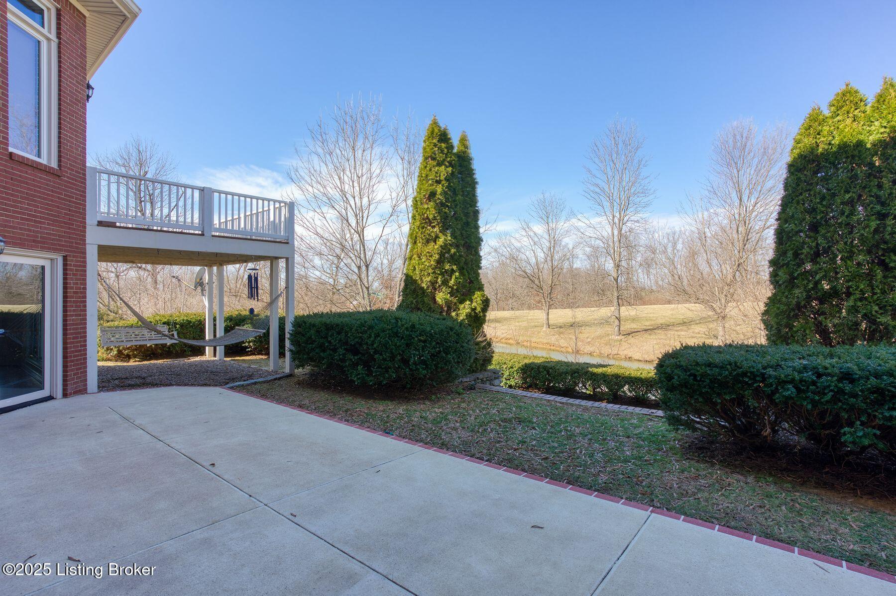 1016 Majestic Oaks Way