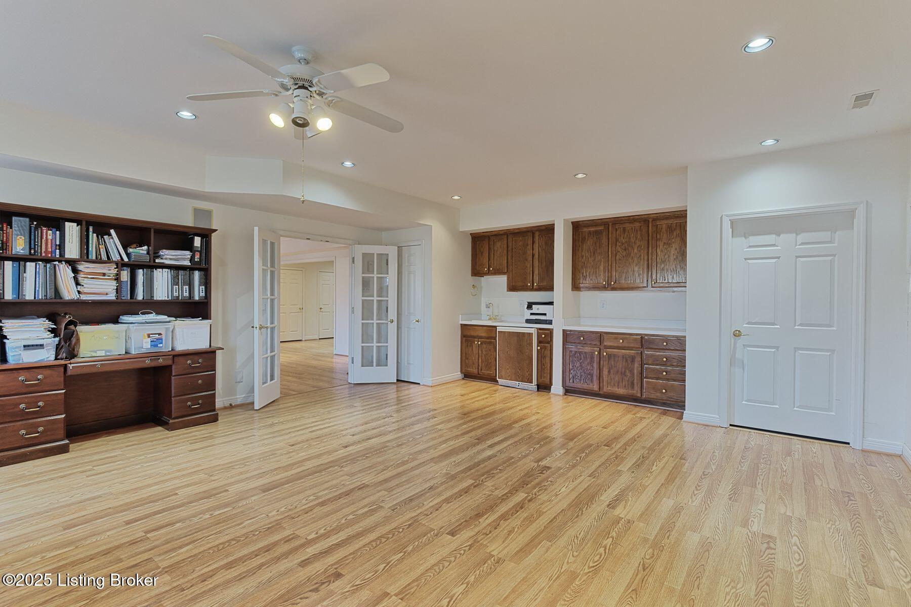 1016 Majestic Oaks Way