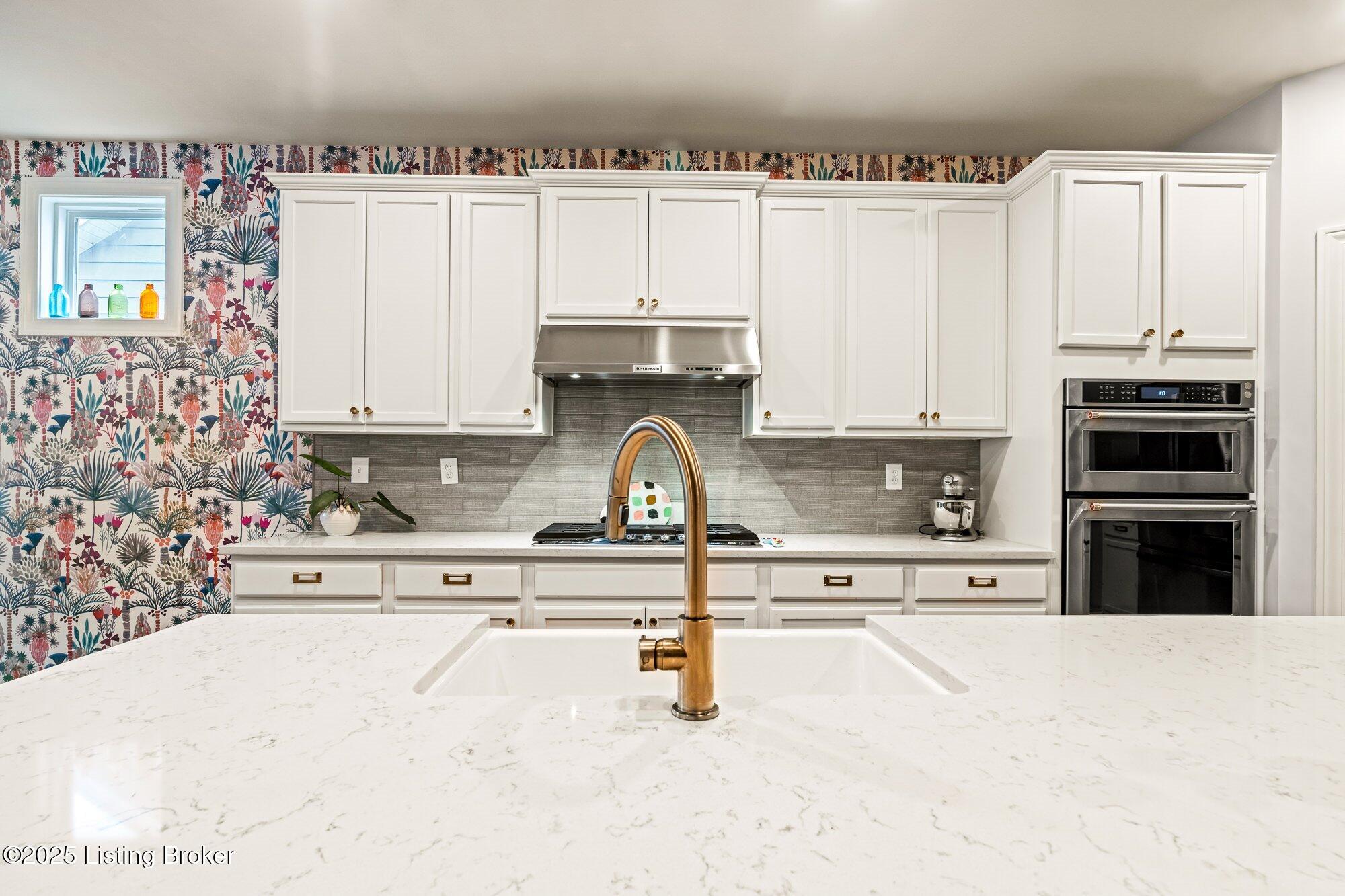 2824 Hamilton Springs Dr