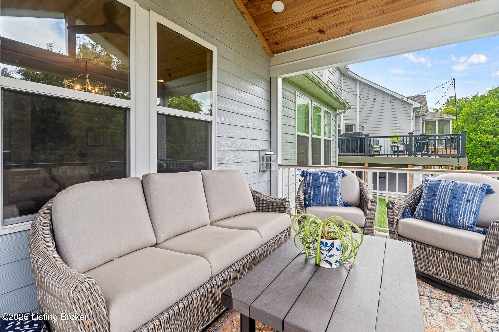 2824 Hamilton Springs Dr