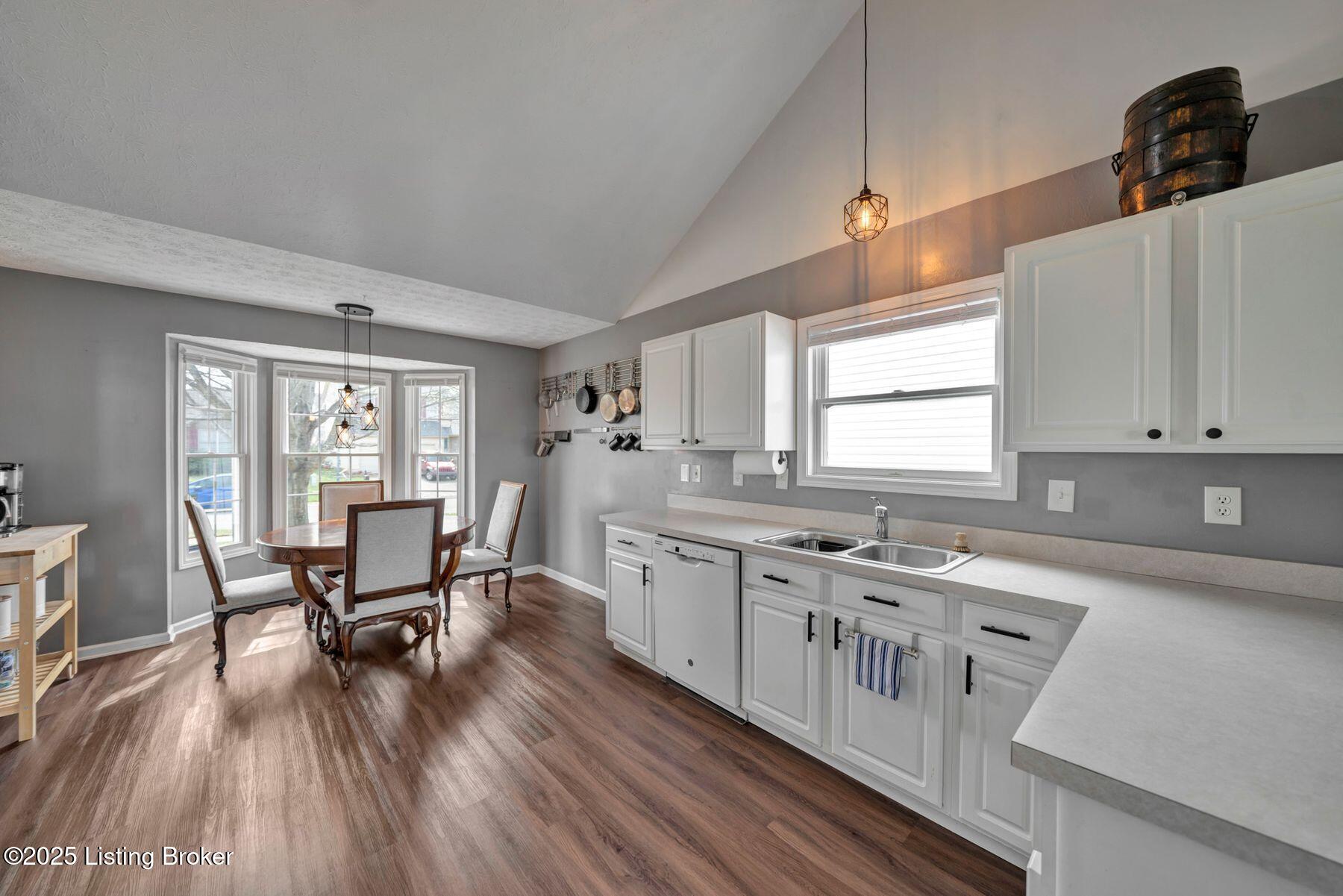 7320 Orchard Lake Blvd