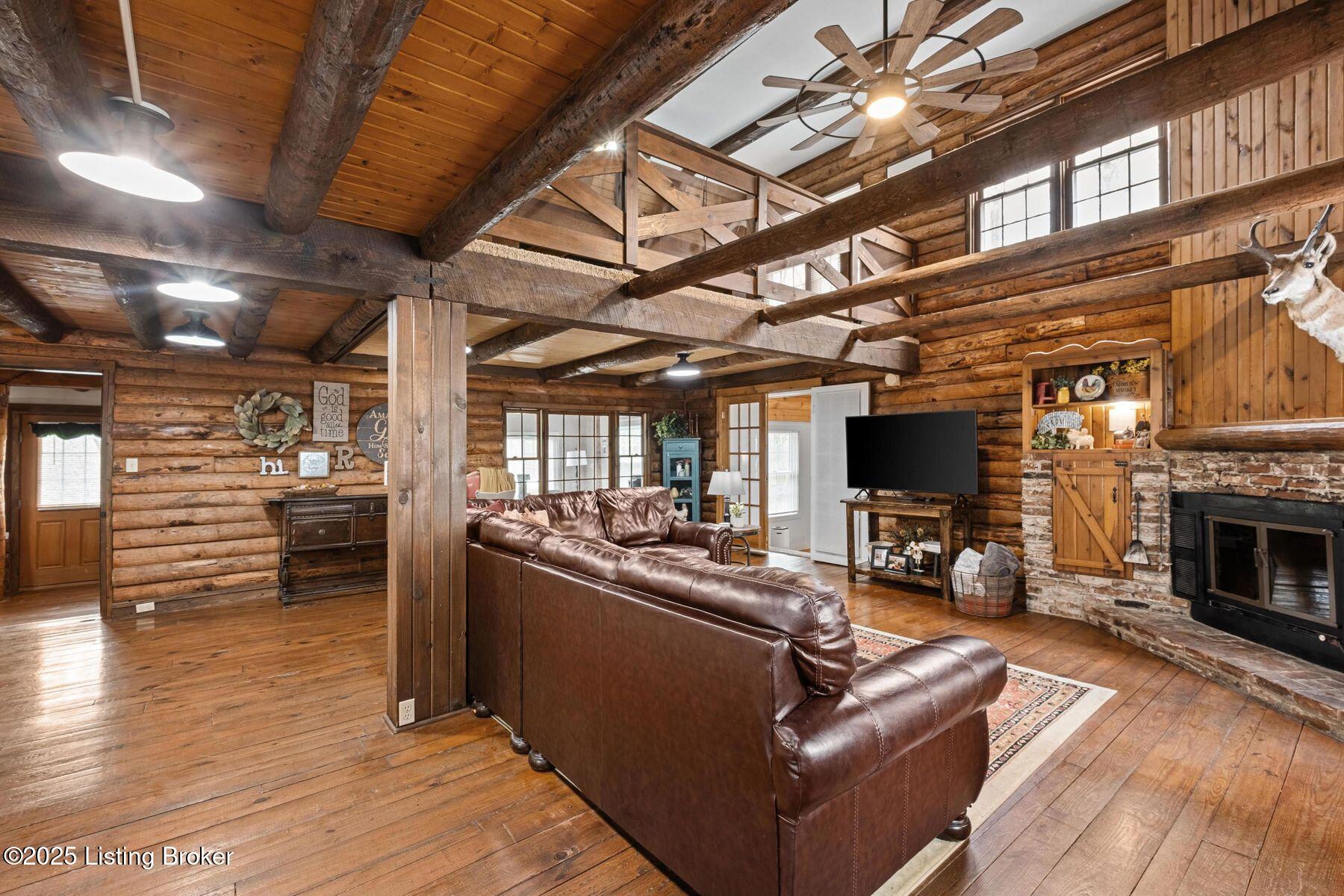 144 Rosswoods Dr