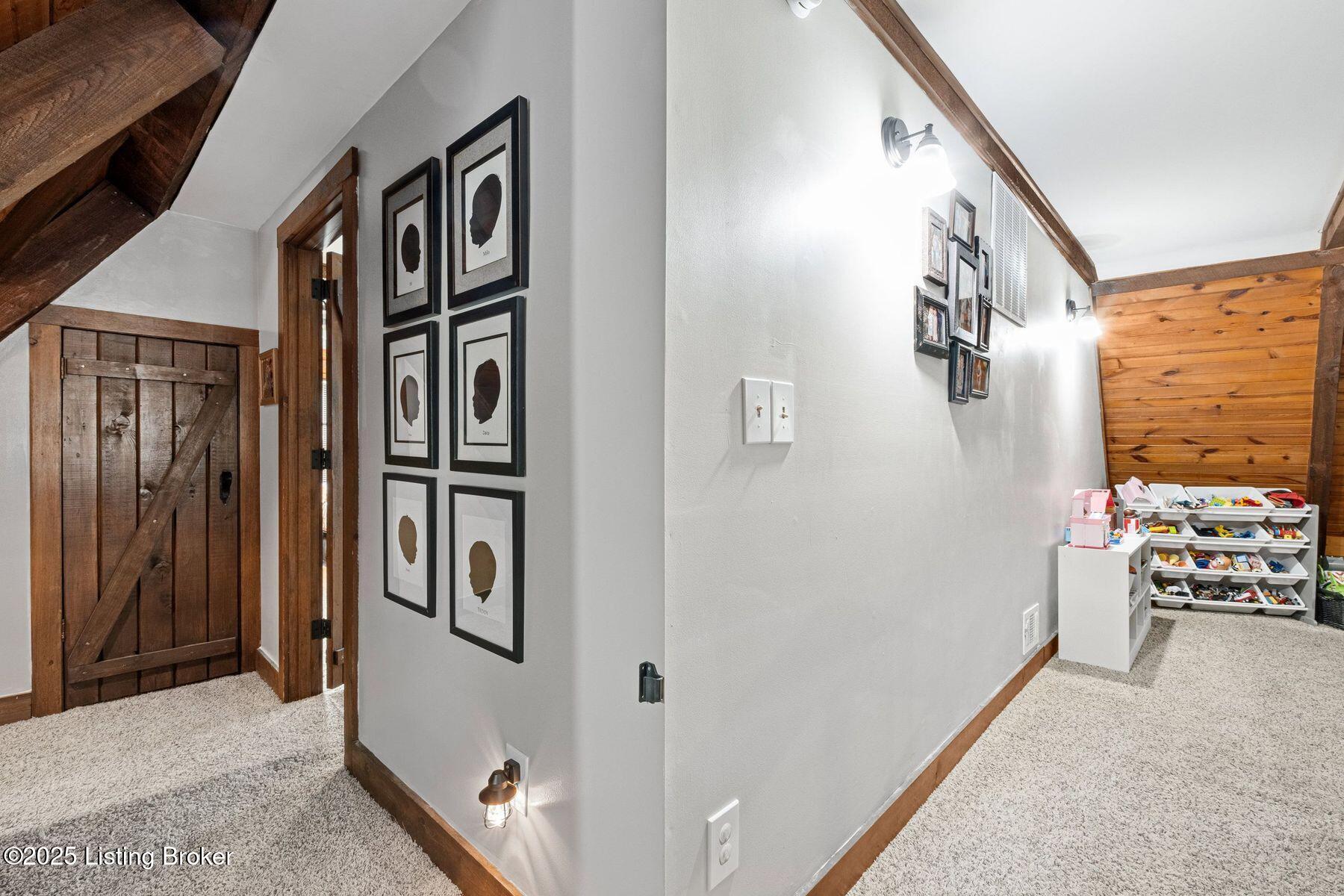144 Rosswoods Dr