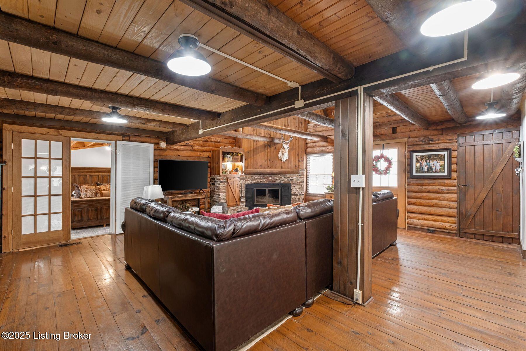 144 Rosswoods Dr