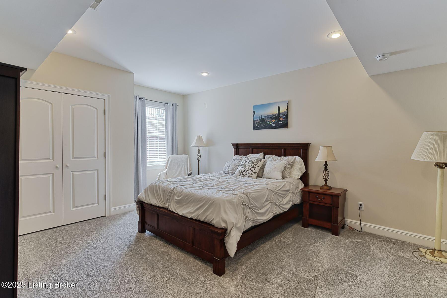 454 Veechdale Rd