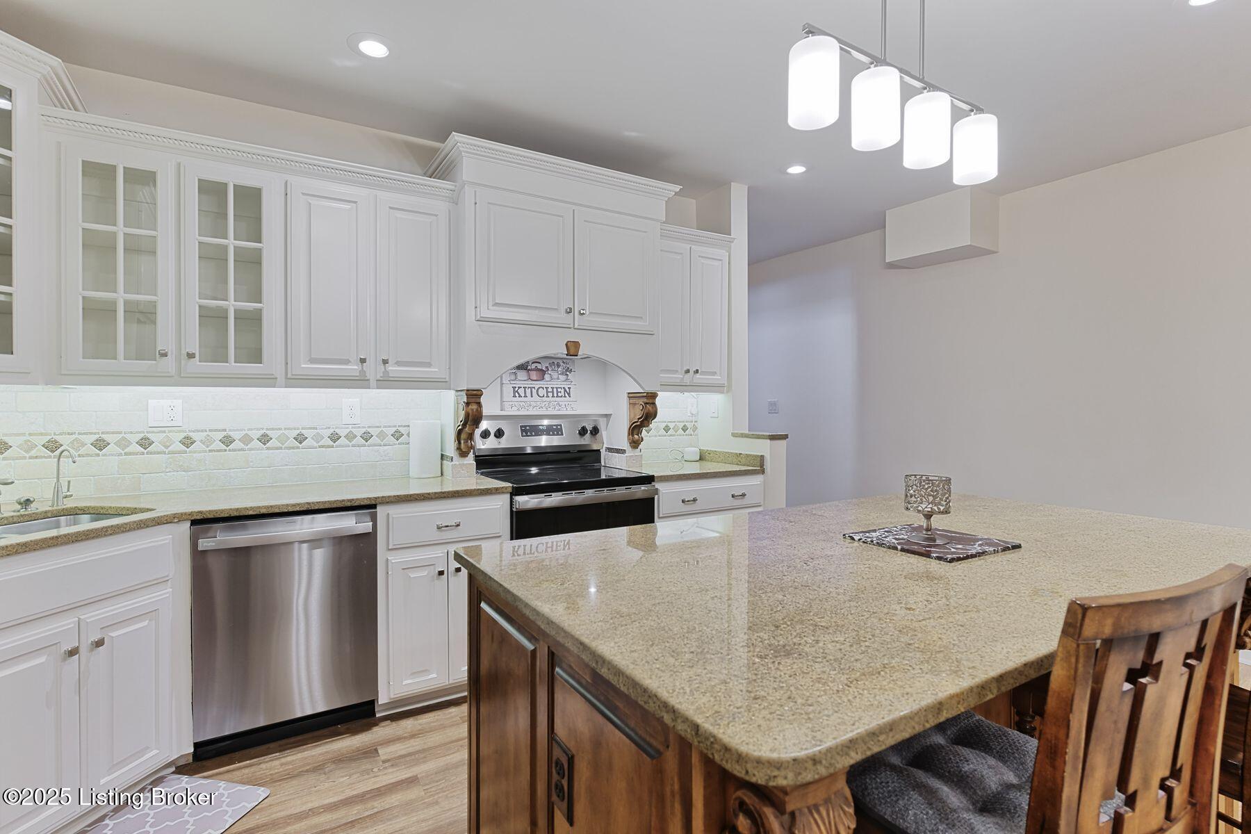 454 Veechdale Rd