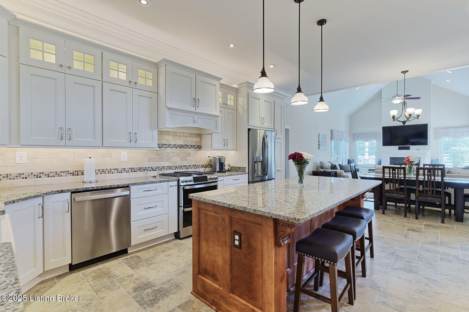 454 Veechdale Rd