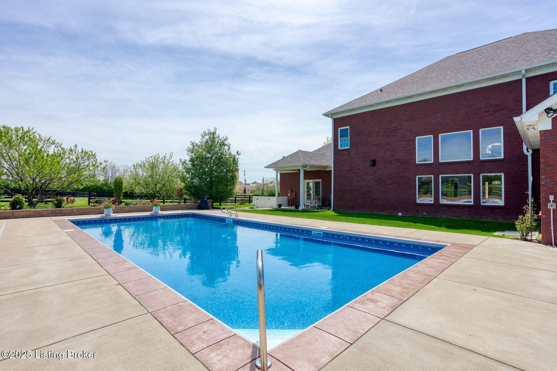 454 Veechdale Rd