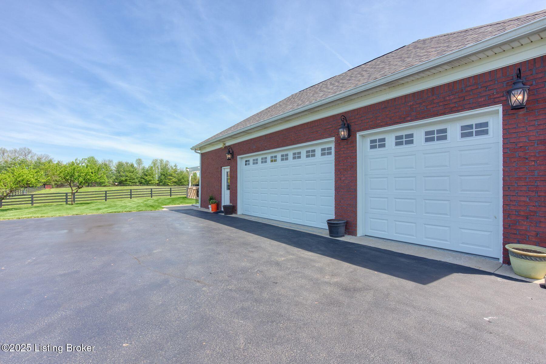 454 Veechdale Rd
