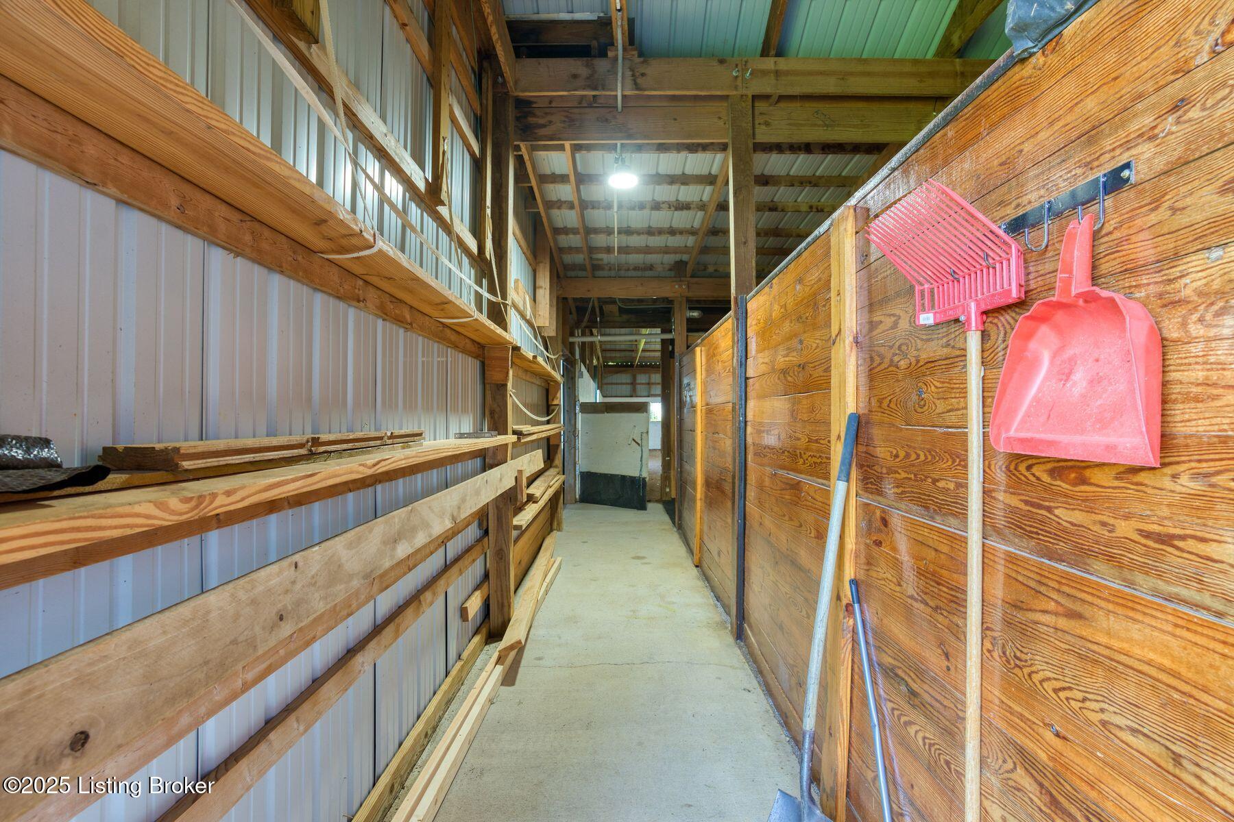 454 Veechdale Rd