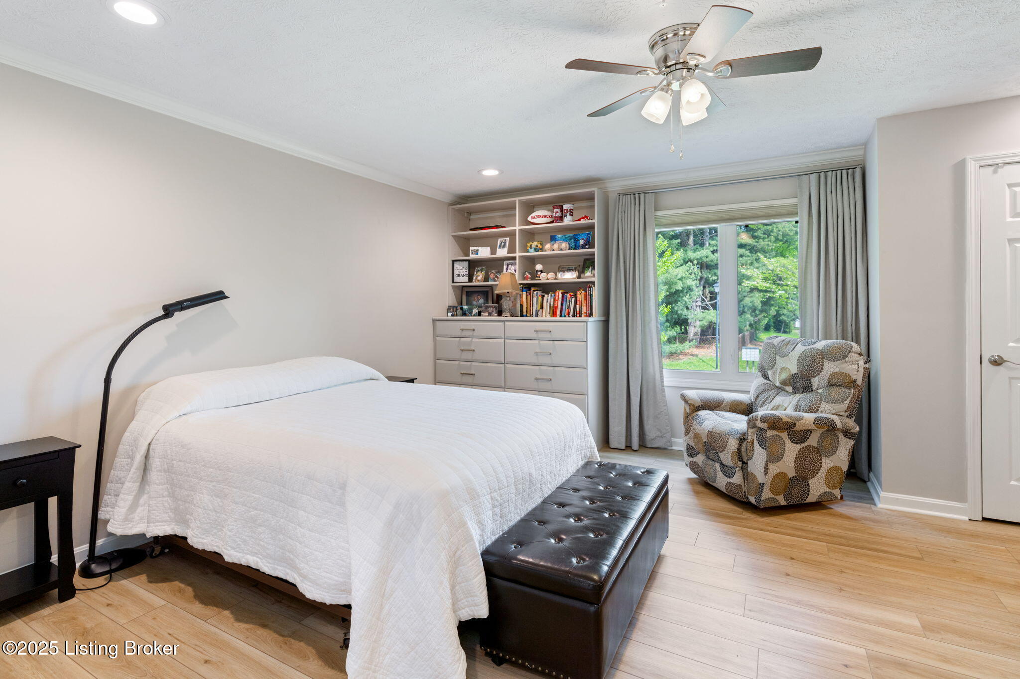 346 Rosewood Dr
