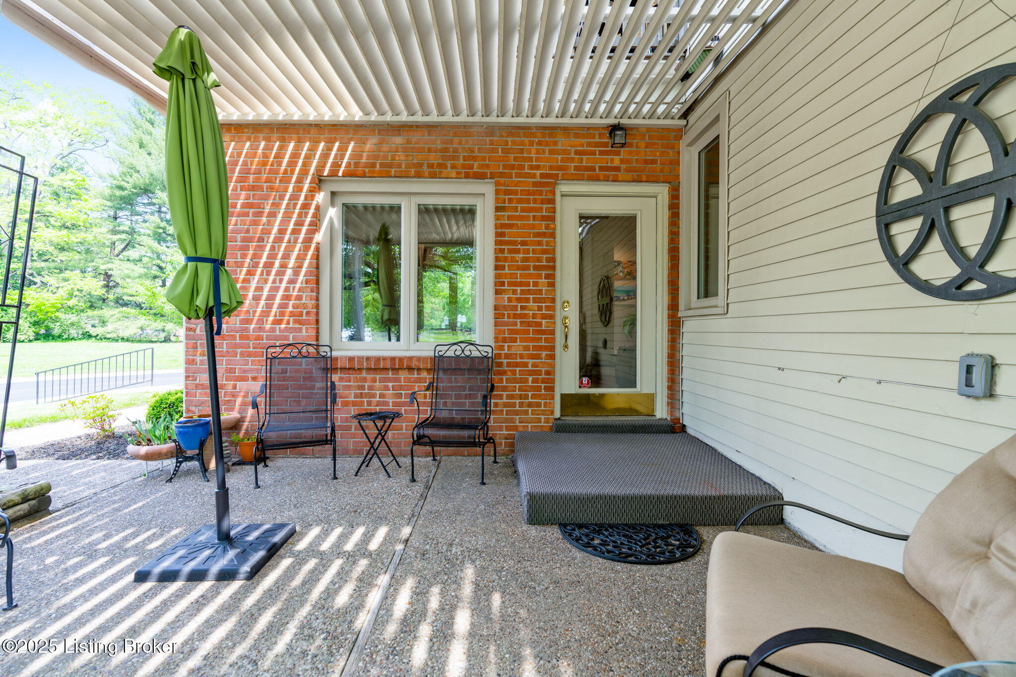 346 Rosewood Dr