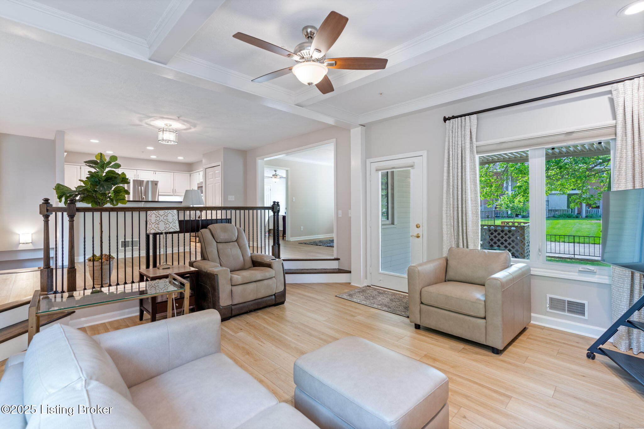 346 Rosewood Dr
