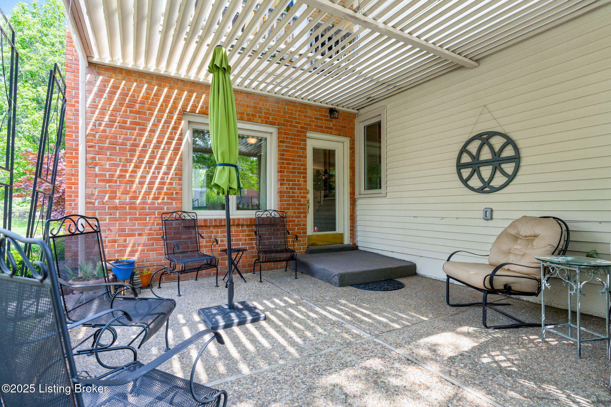 346 Rosewood Dr