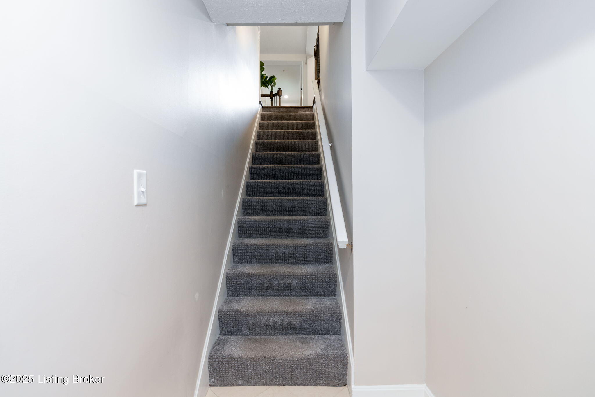 346 Rosewood Dr