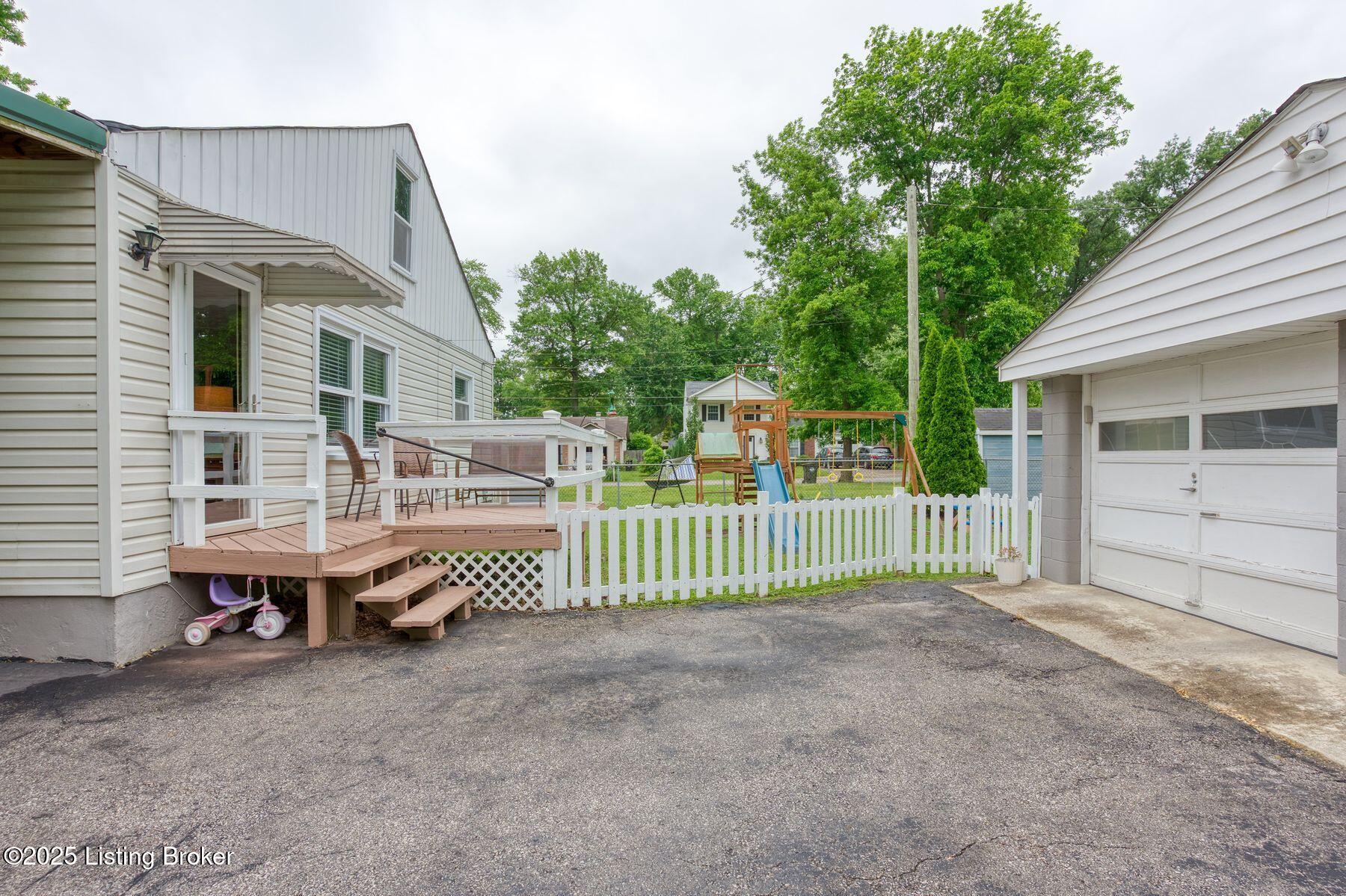 631 Marquette Dr