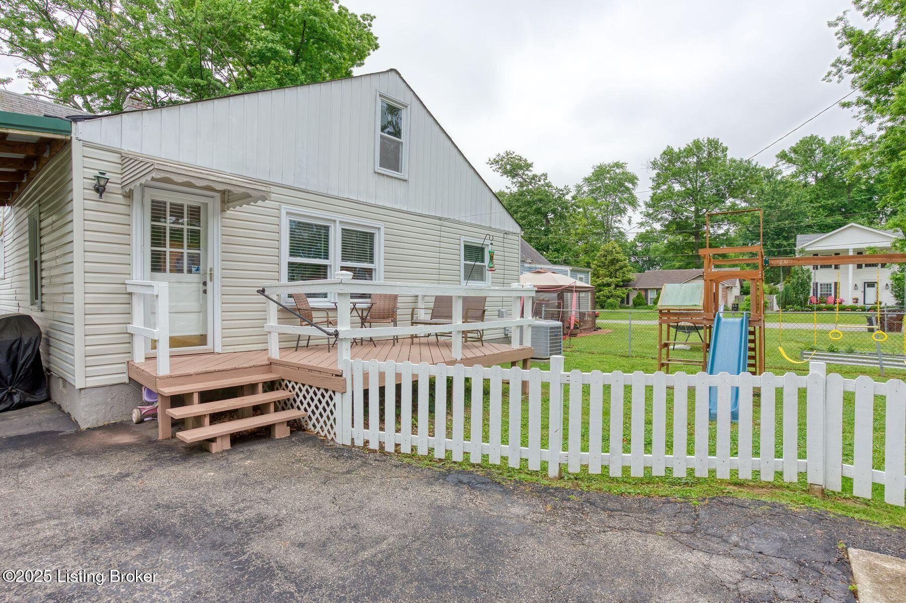 631 Marquette Dr