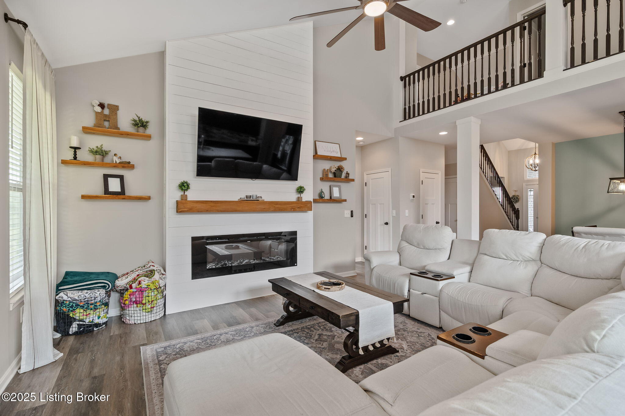 2010 Meadows Edge Ln